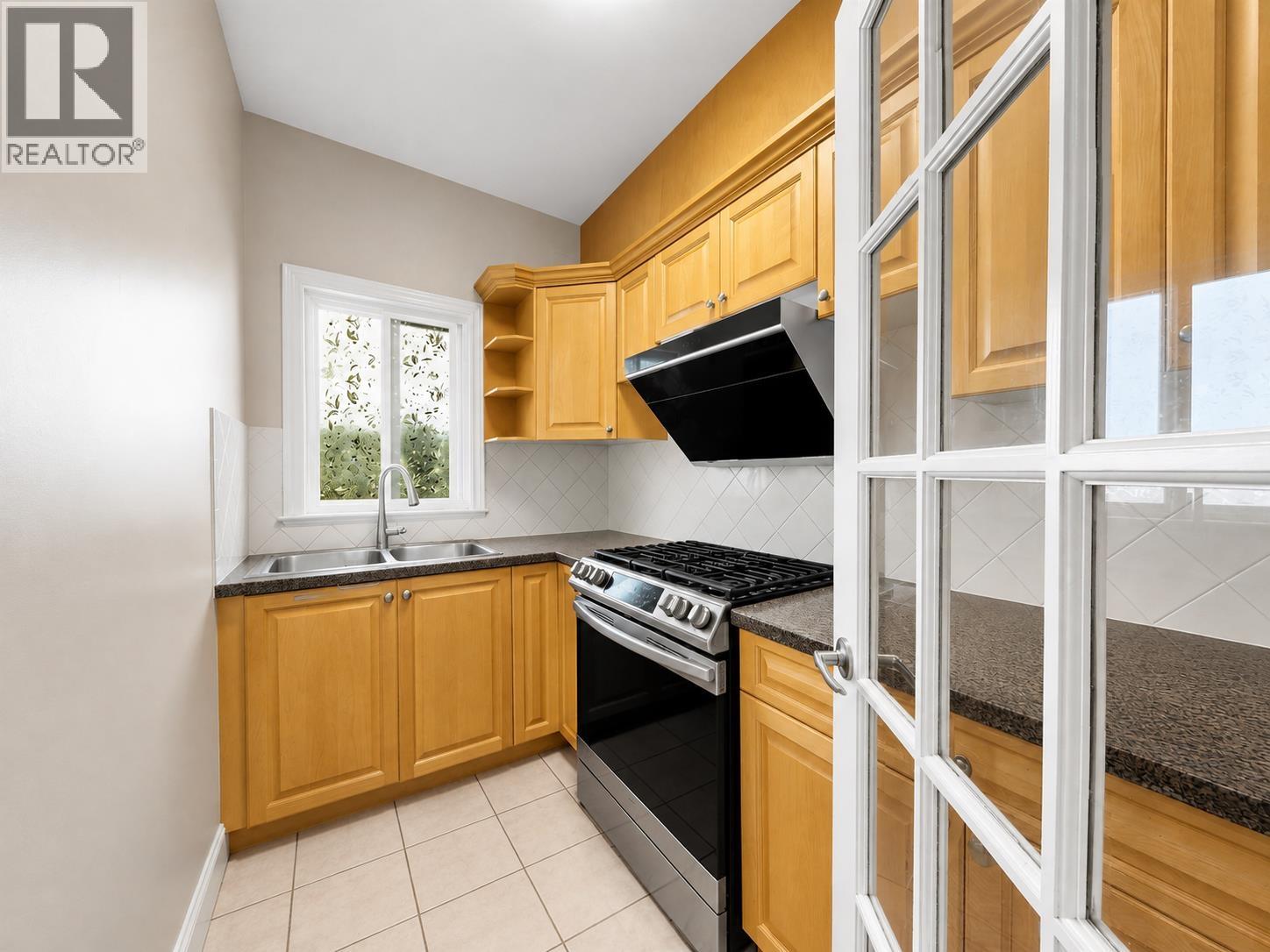 7371 Lindsay Road Property Photo 18