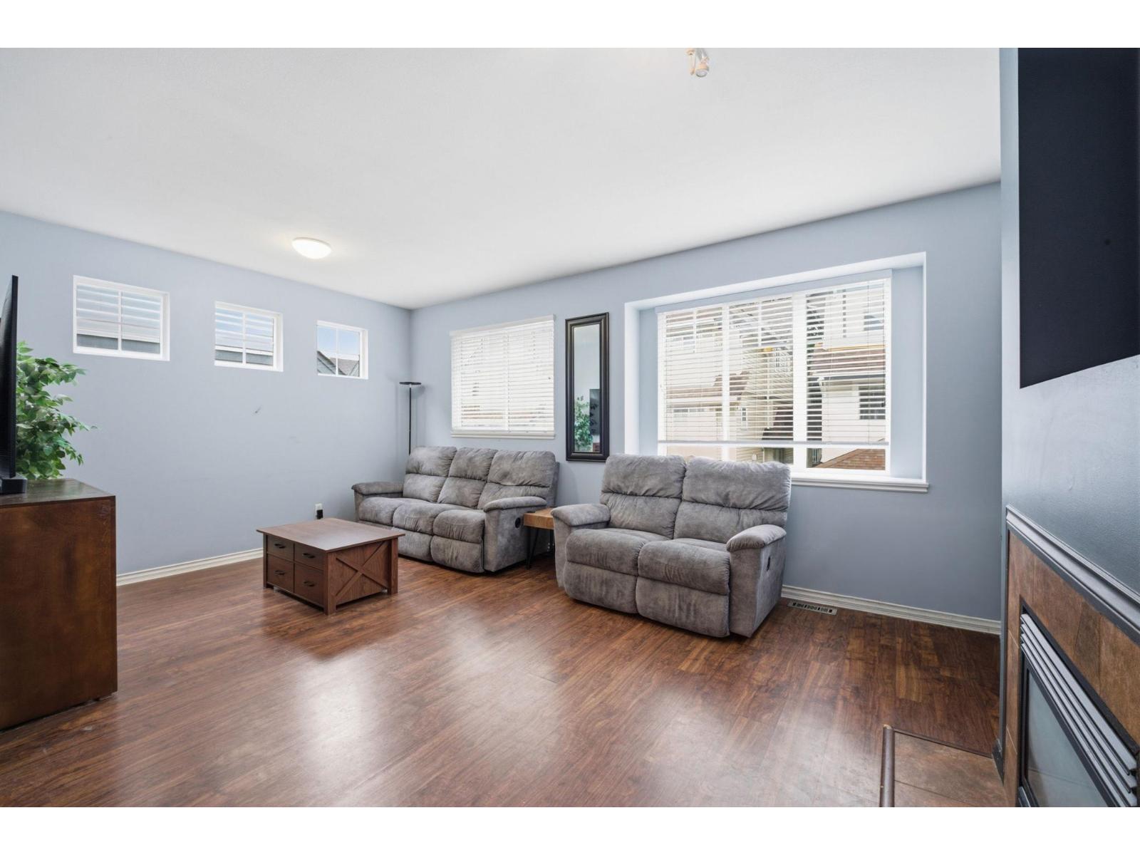 5 20582 67 Avenue Property Photo 3