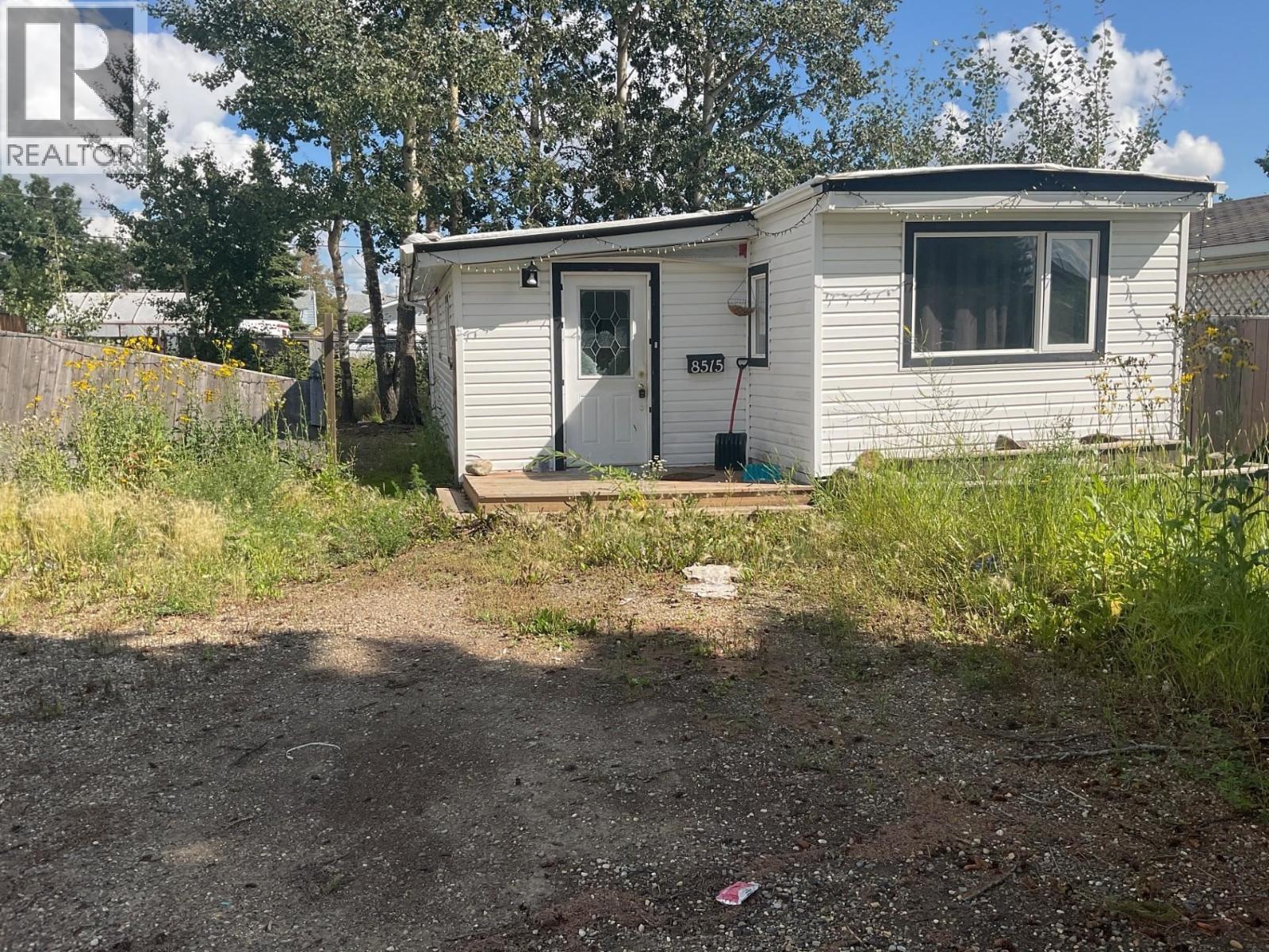 8515 77 Street Property Photo 1