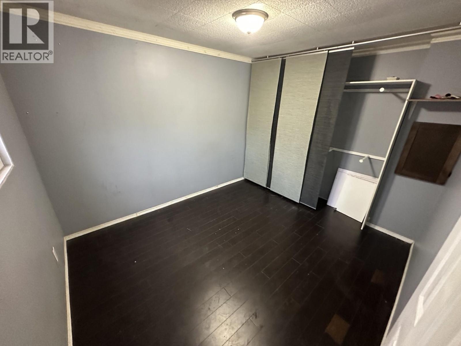 8515 77 Street Property Photo 6