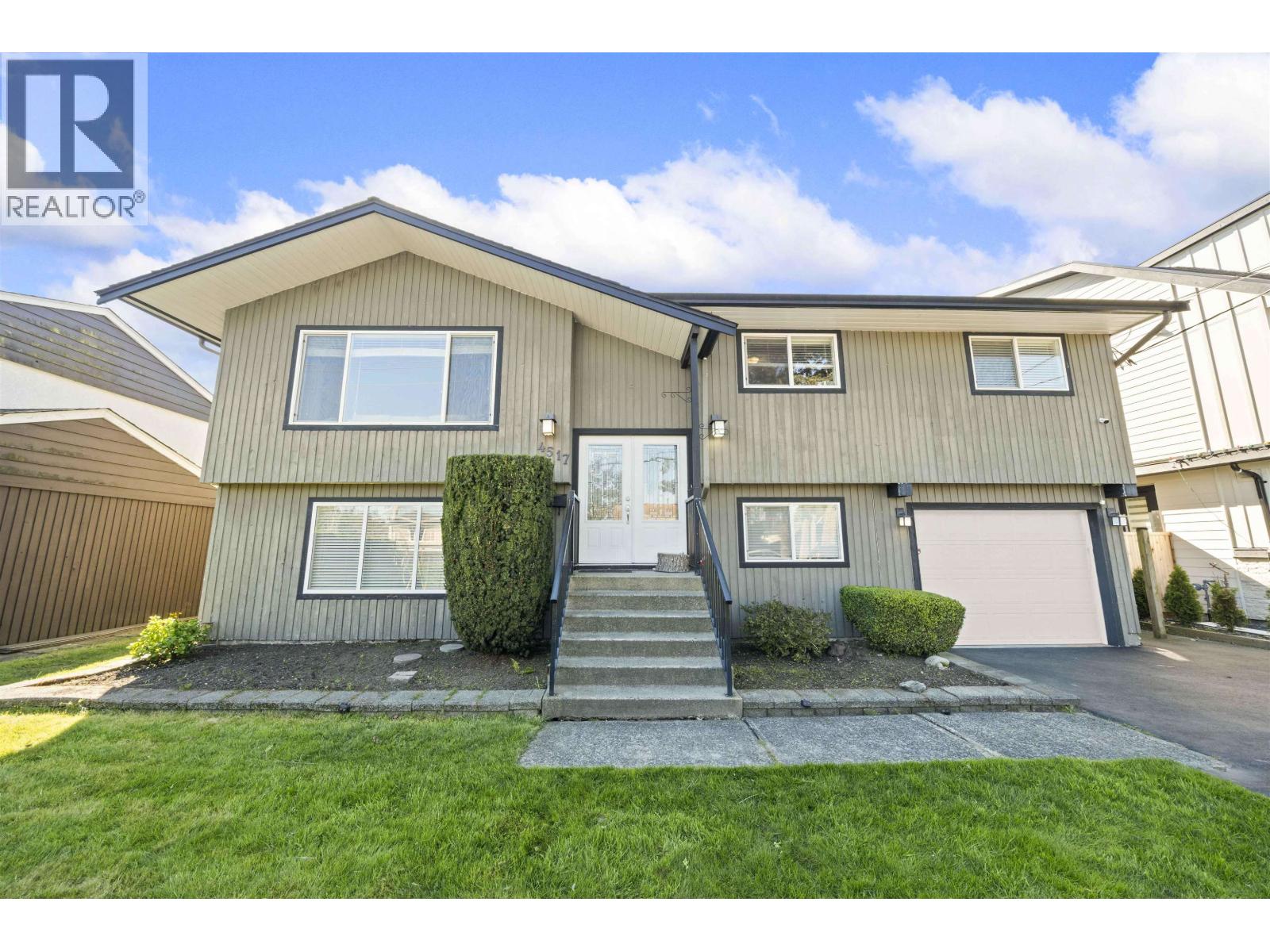 4517 46a Street Property Photo 1