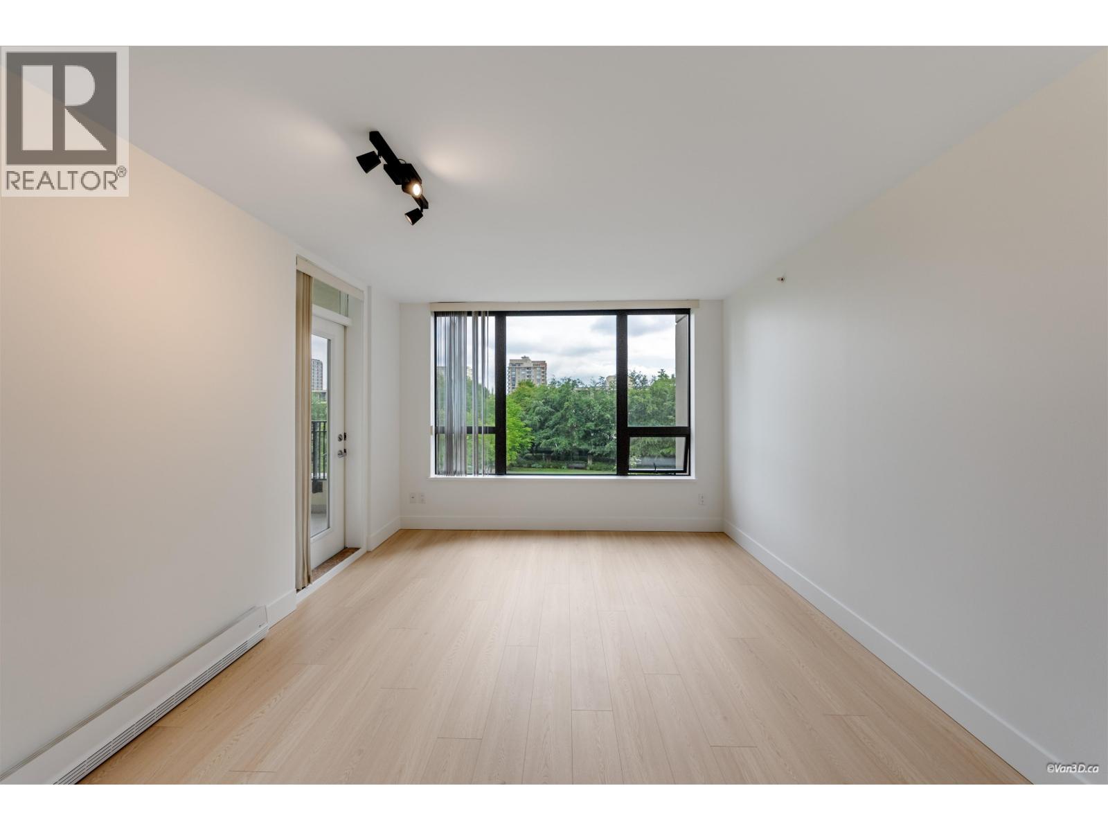 408 7138 Collier Street Property Photo 3