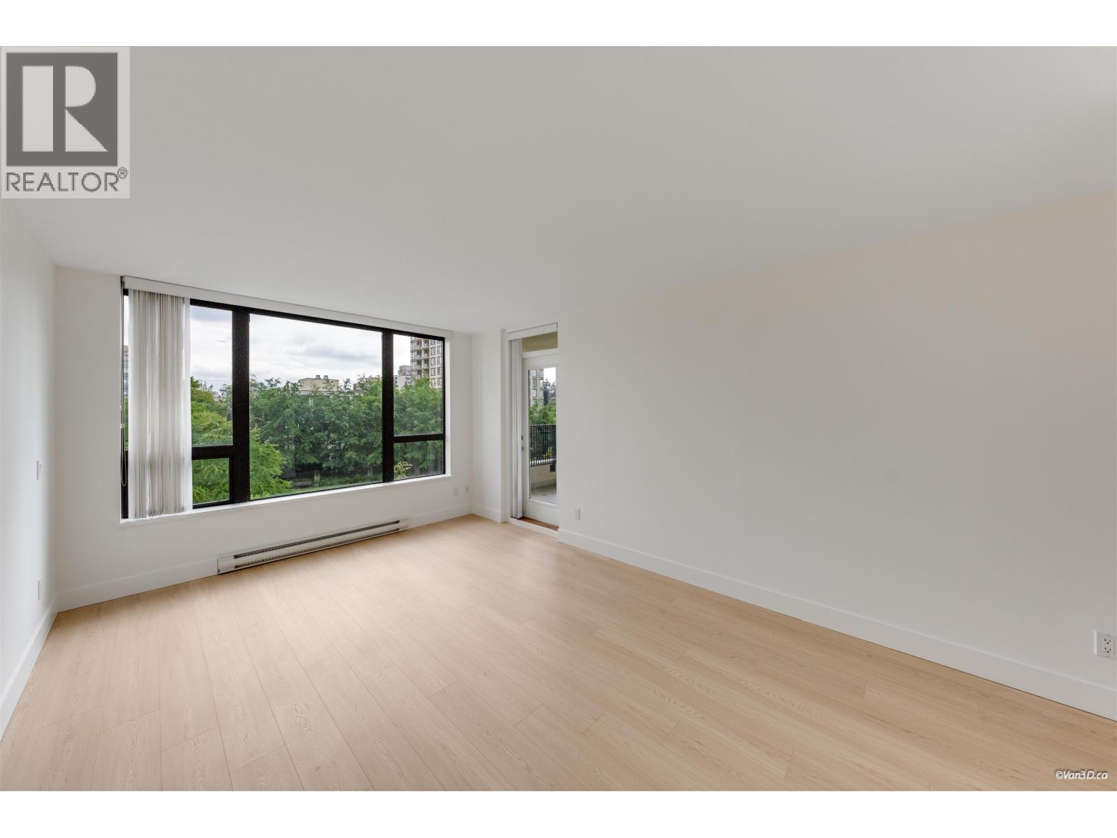 408 7138 Collier Street Property Photo 6