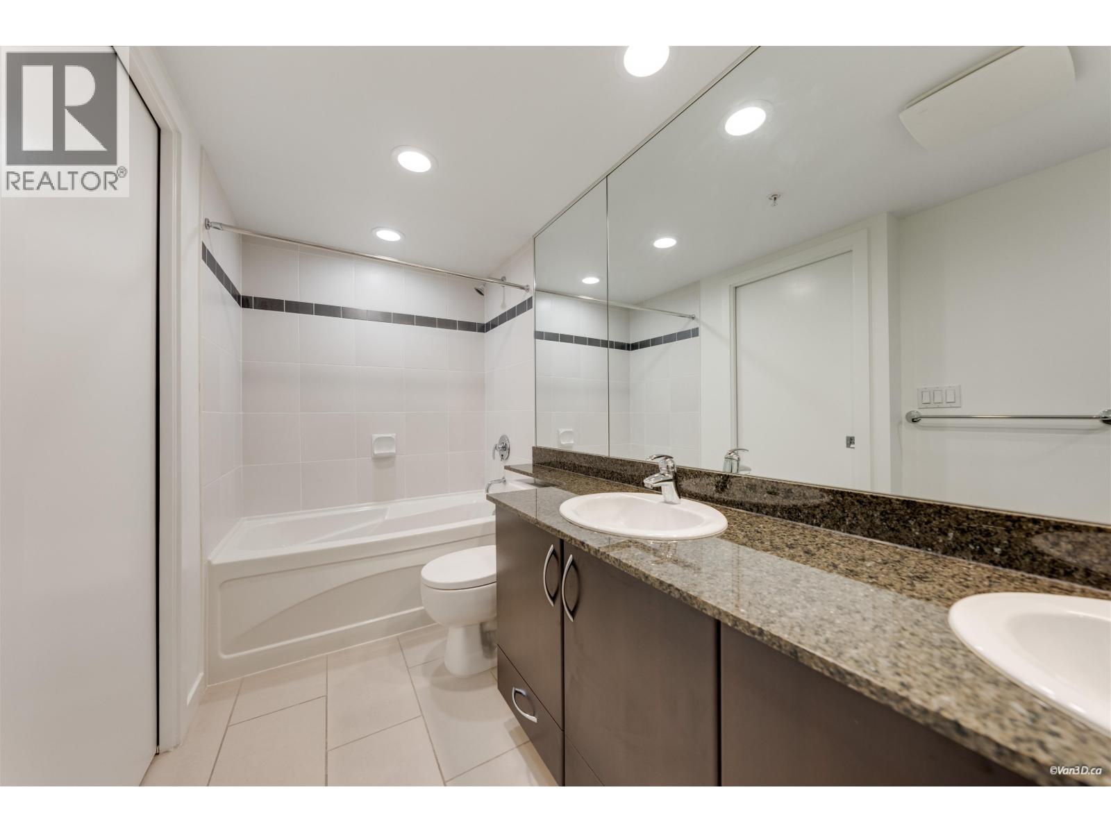 408 7138 Collier Street Property Photo 8