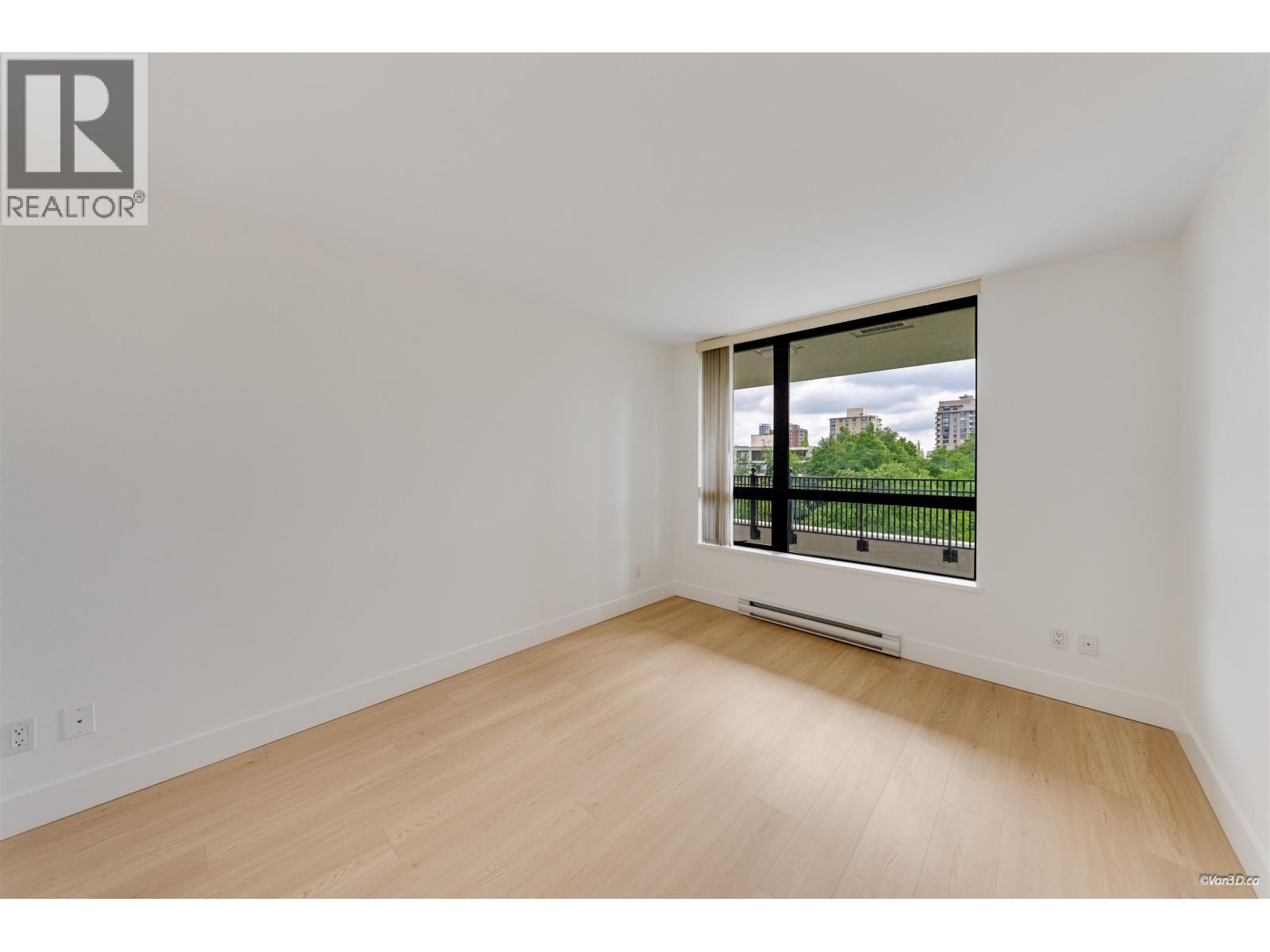 408 7138 Collier Street Property Photo 10