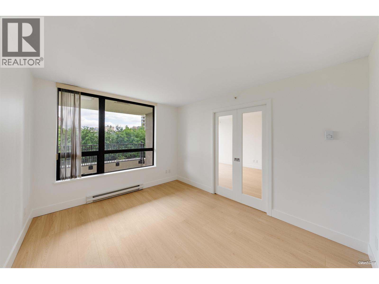 408 7138 Collier Street Property Photo 14