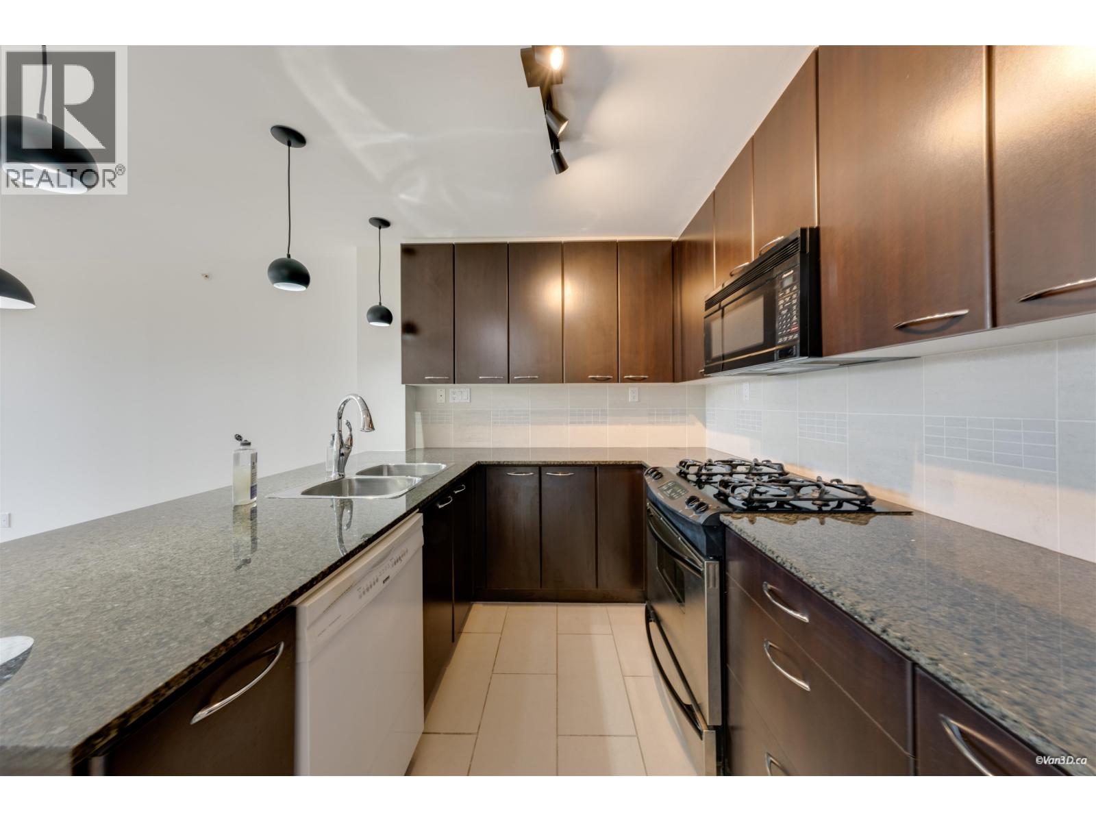 408 7138 Collier Street Property Photo 17