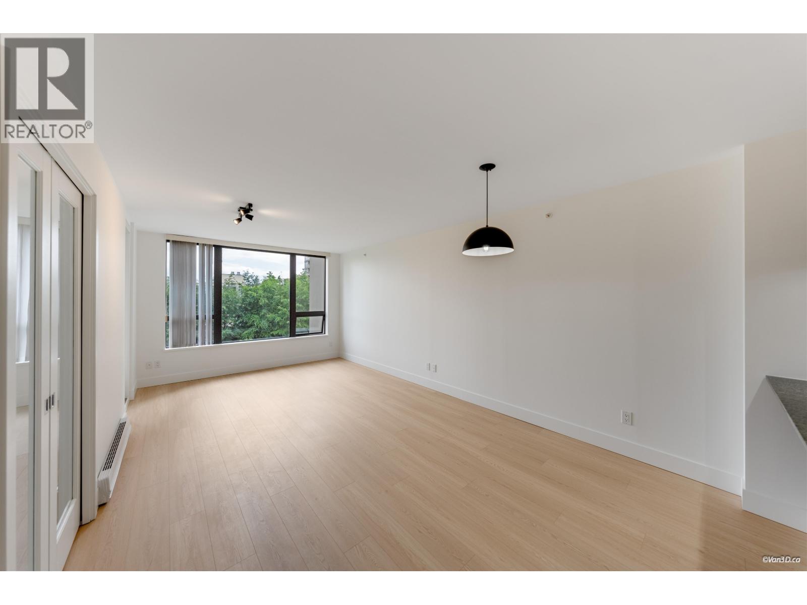 408 7138 Collier Street Property Photo 21