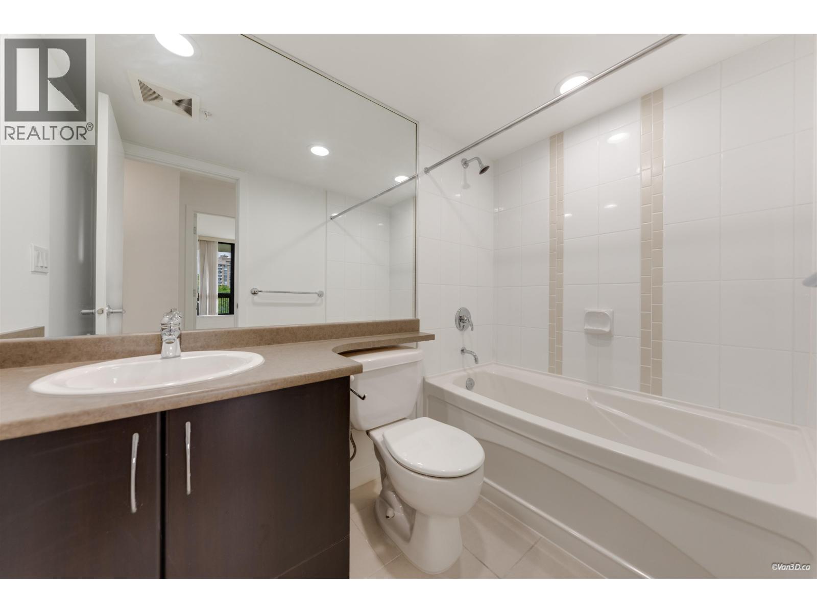 408 7138 Collier Street Property Photo 22