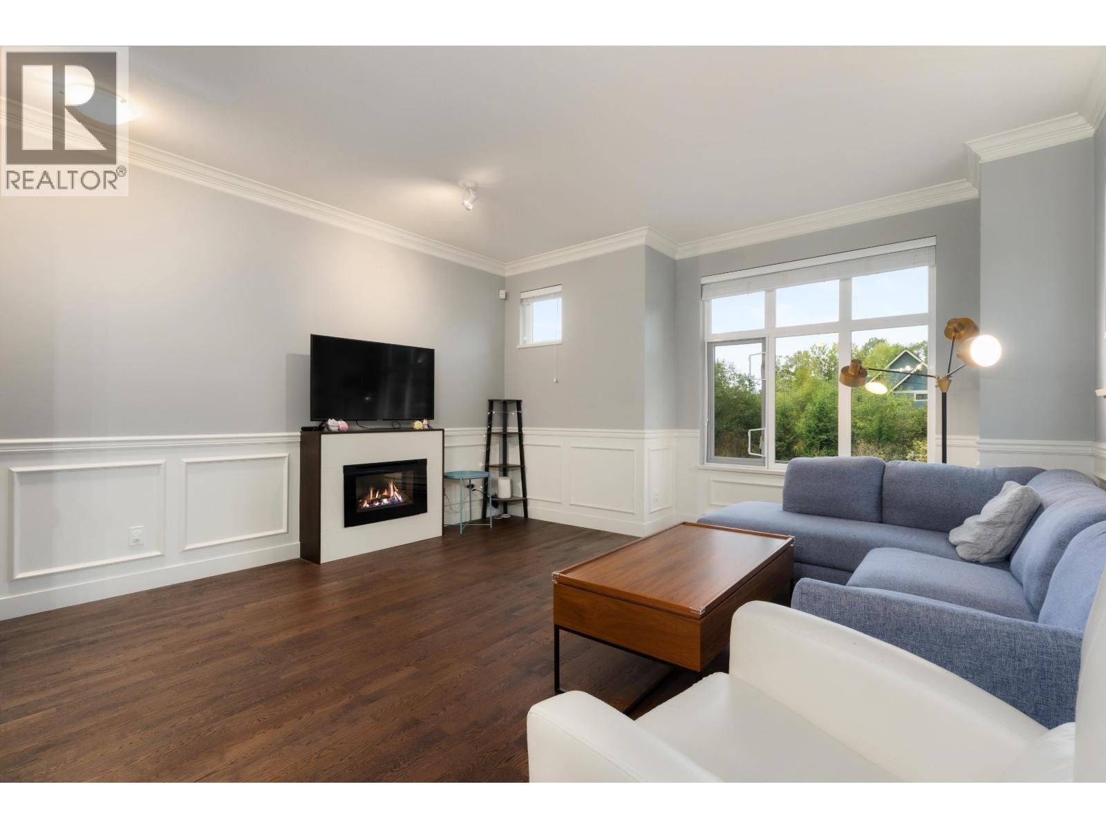 401 8485 New Haven Close Property Photo 5