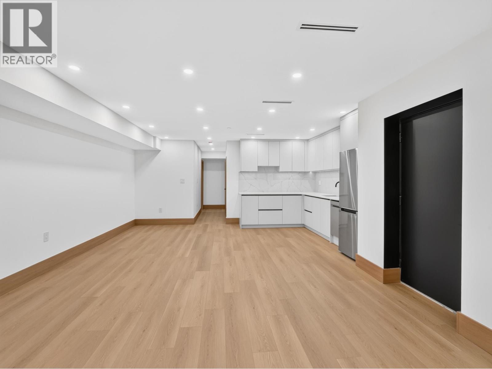 6423 Argyle Avenue Property Photo 22