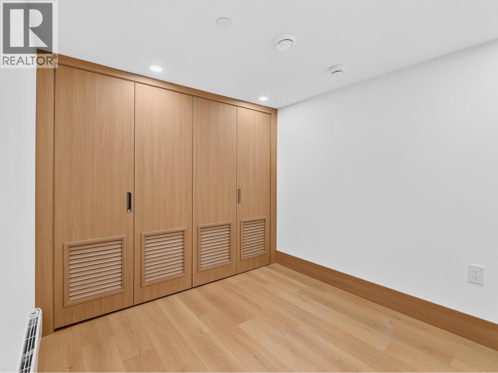 6423 Argyle Avenue Property Photo 23