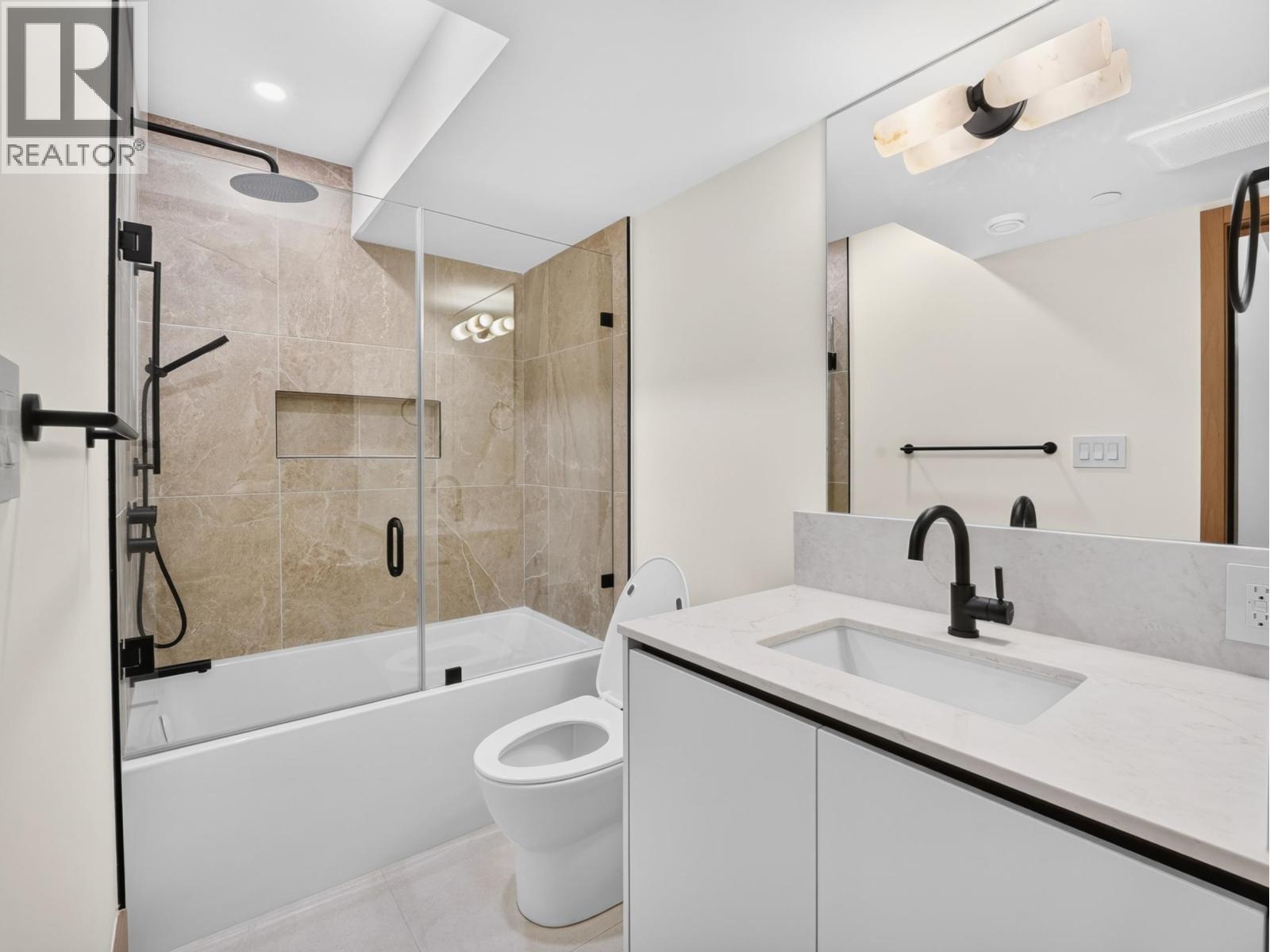 6423 Argyle Avenue Property Photo 24