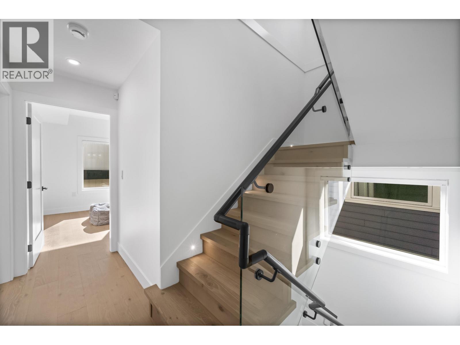 2 2710 Kitchener Street Property Photo 12
