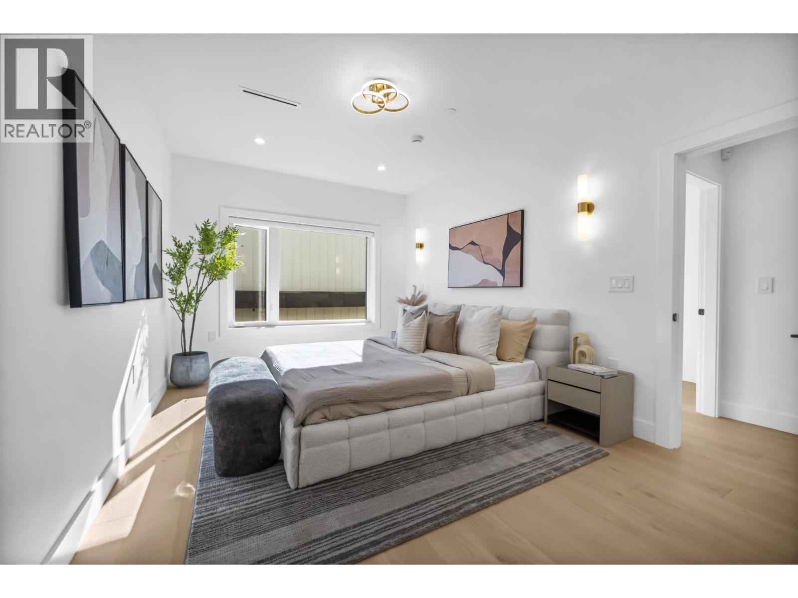2 2710 Kitchener Street Property Photo 16