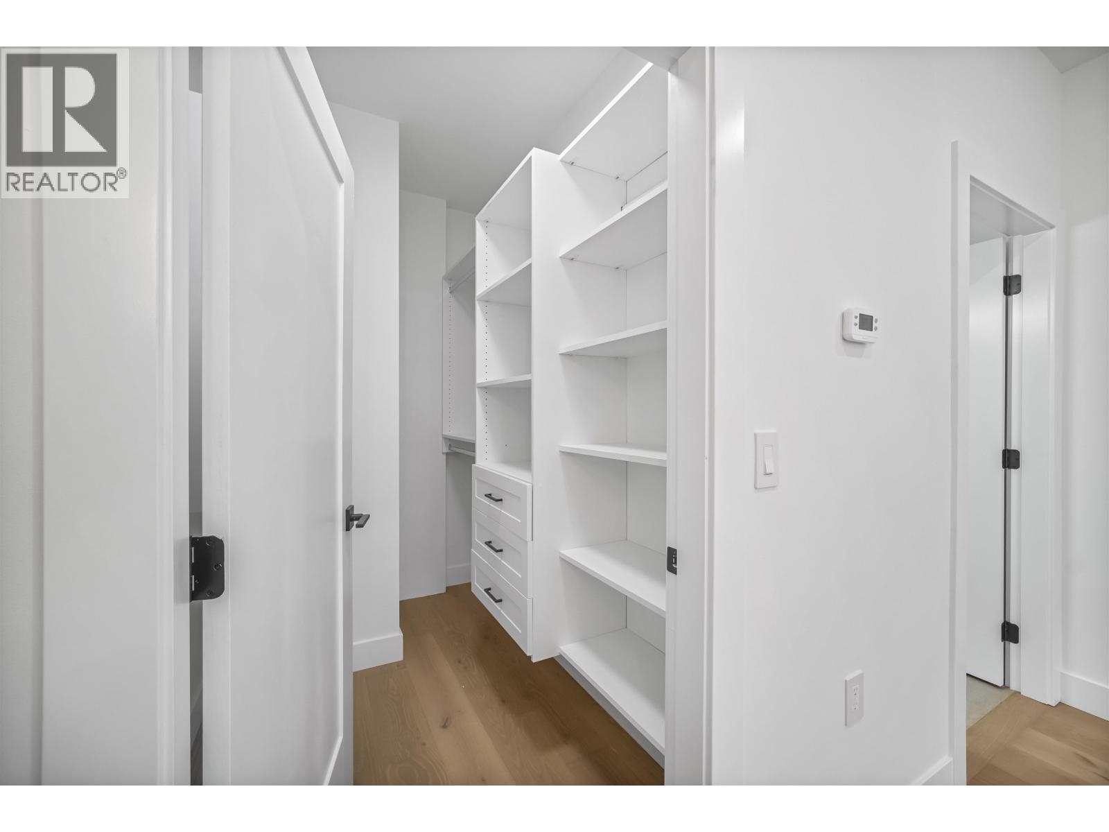 2 2710 Kitchener Street Property Photo 20