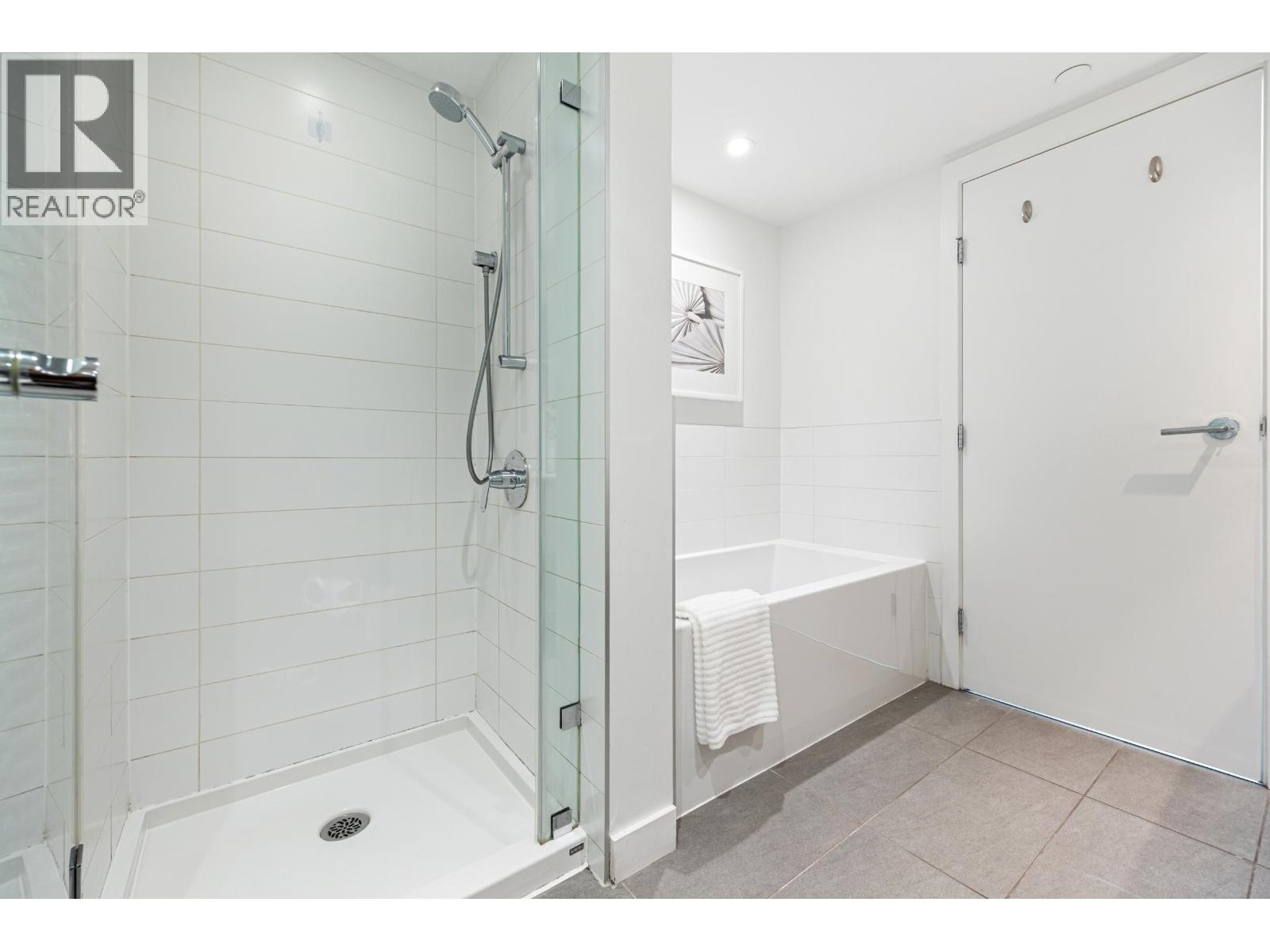 Th2 988 Quayside Drive Property Photo 19