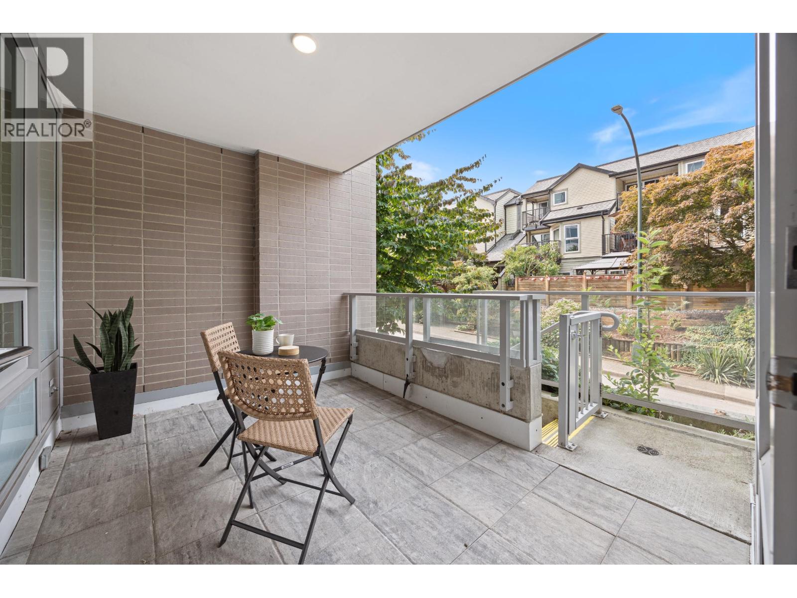 Th2 988 Quayside Drive Property Photo 26