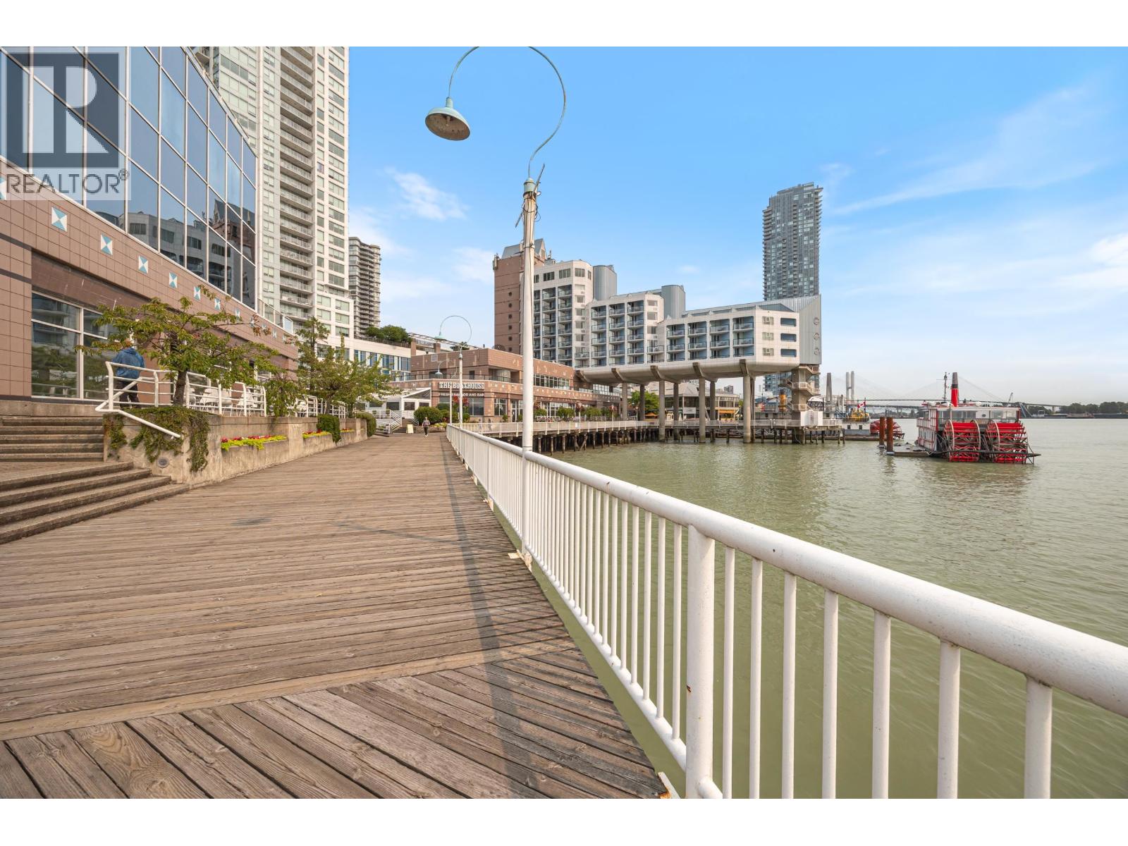 Th2 988 Quayside Drive Property Photo 31