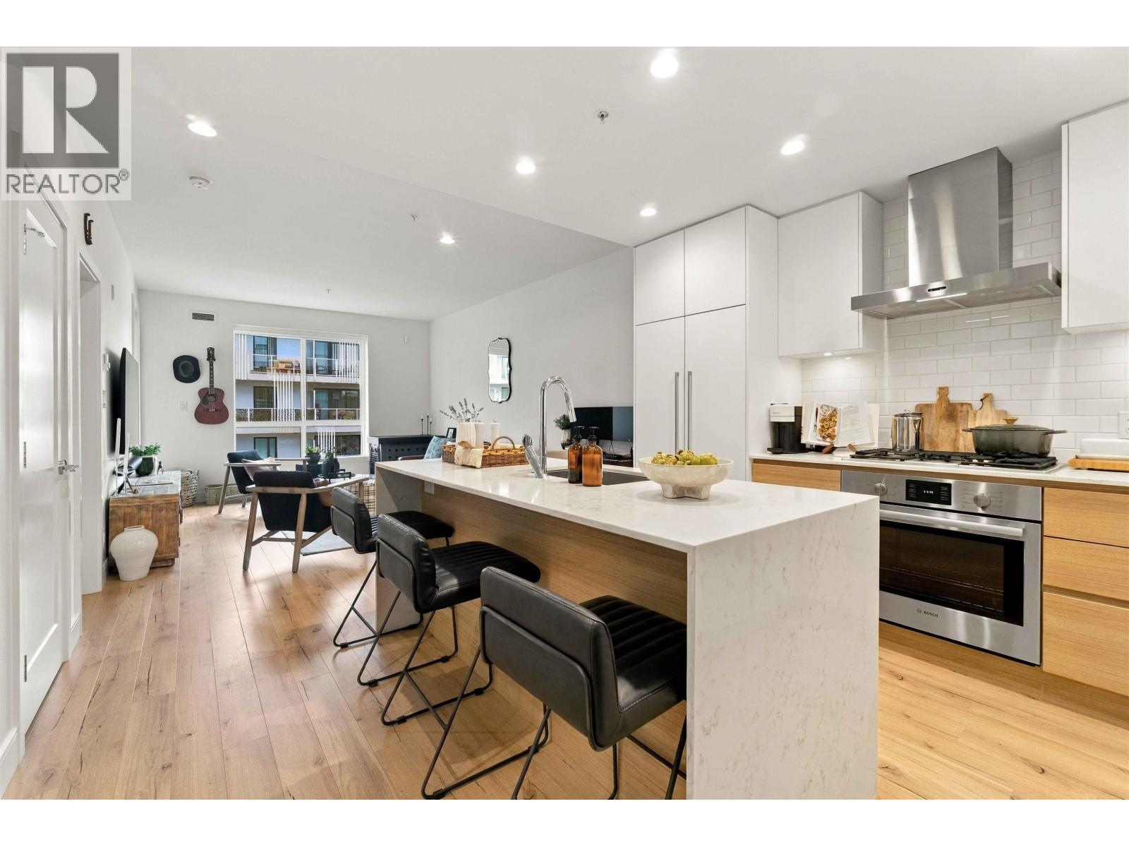 412 3131 MURRAY STREET Property Photo 1