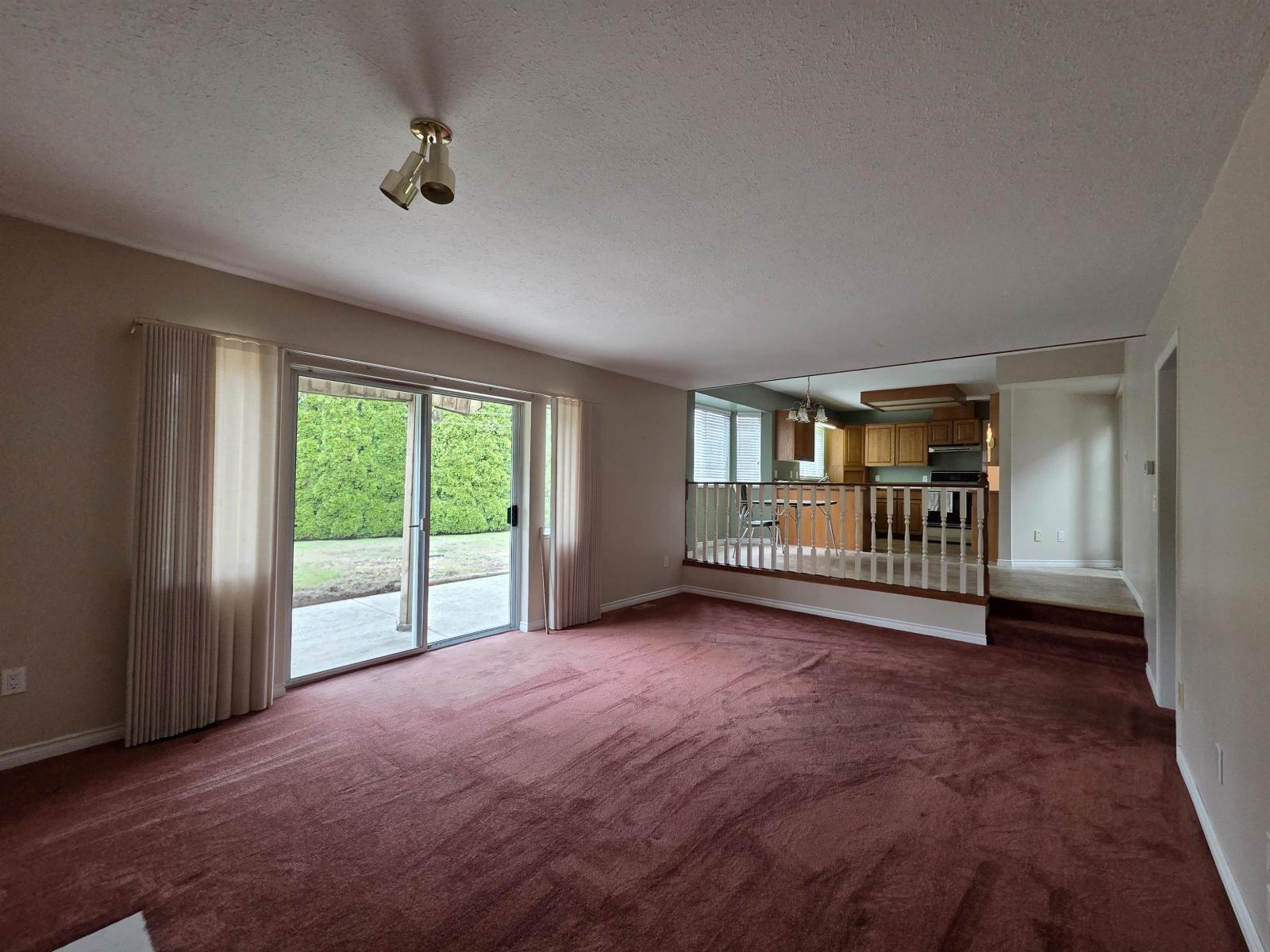 6594 179 Street Property Photo 13