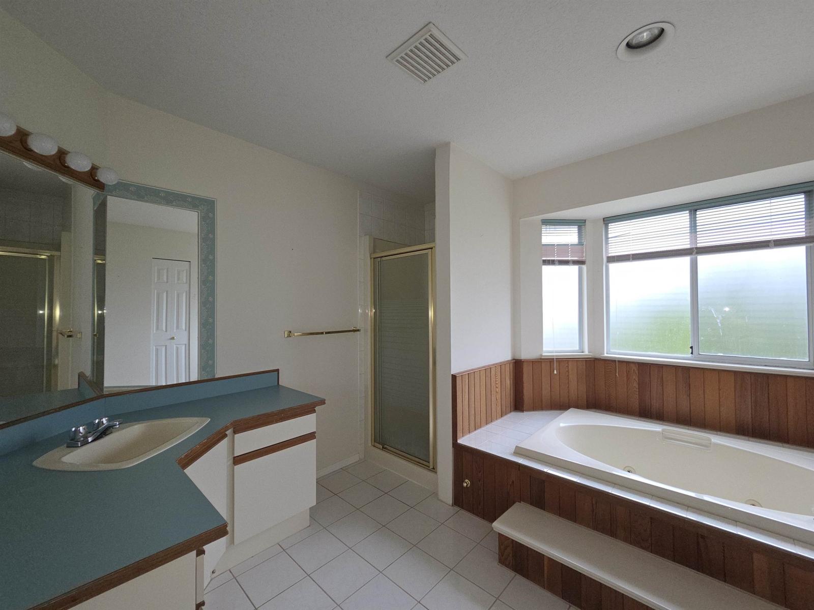 6594 179 Street Property Photo 22