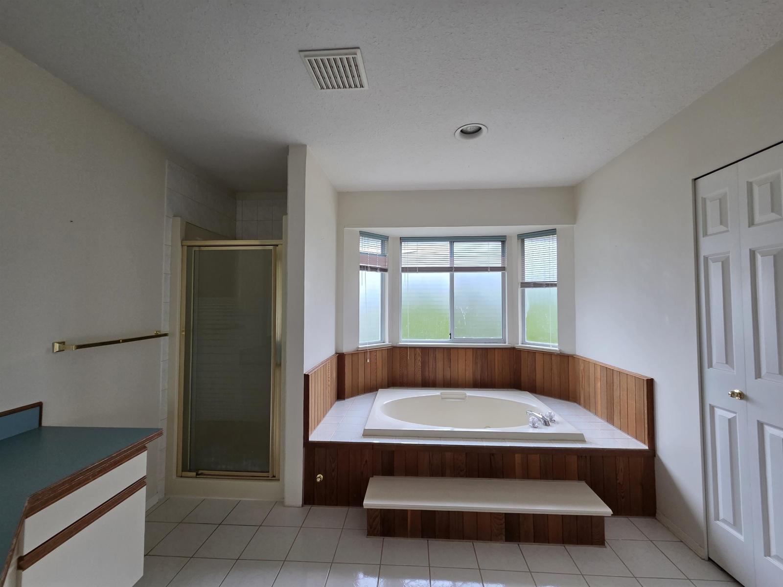 6594 179 Street Property Photo 23