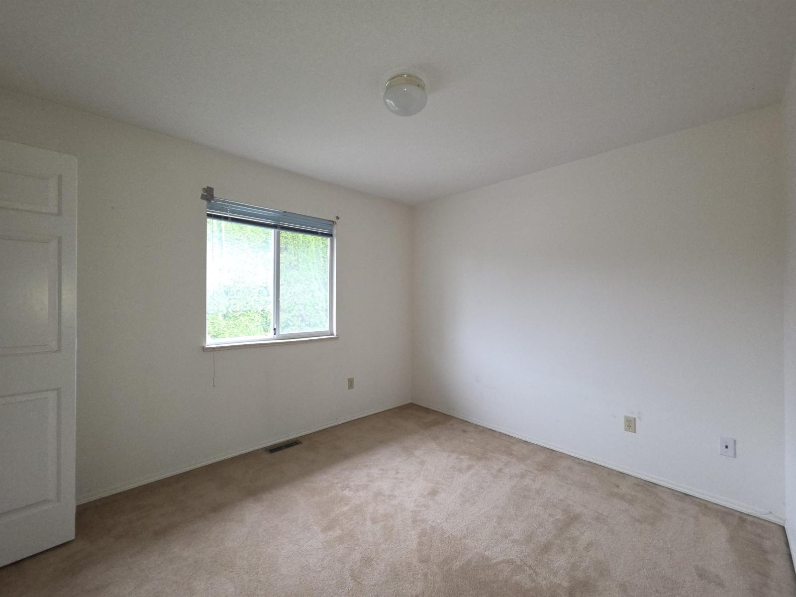 6594 179 Street Property Photo 25