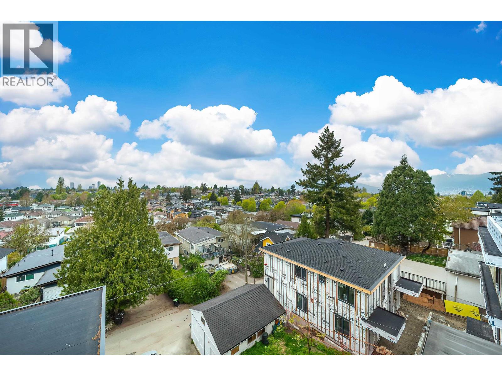 Unit1 1376 E 62nd Avenue Property Photo 3
