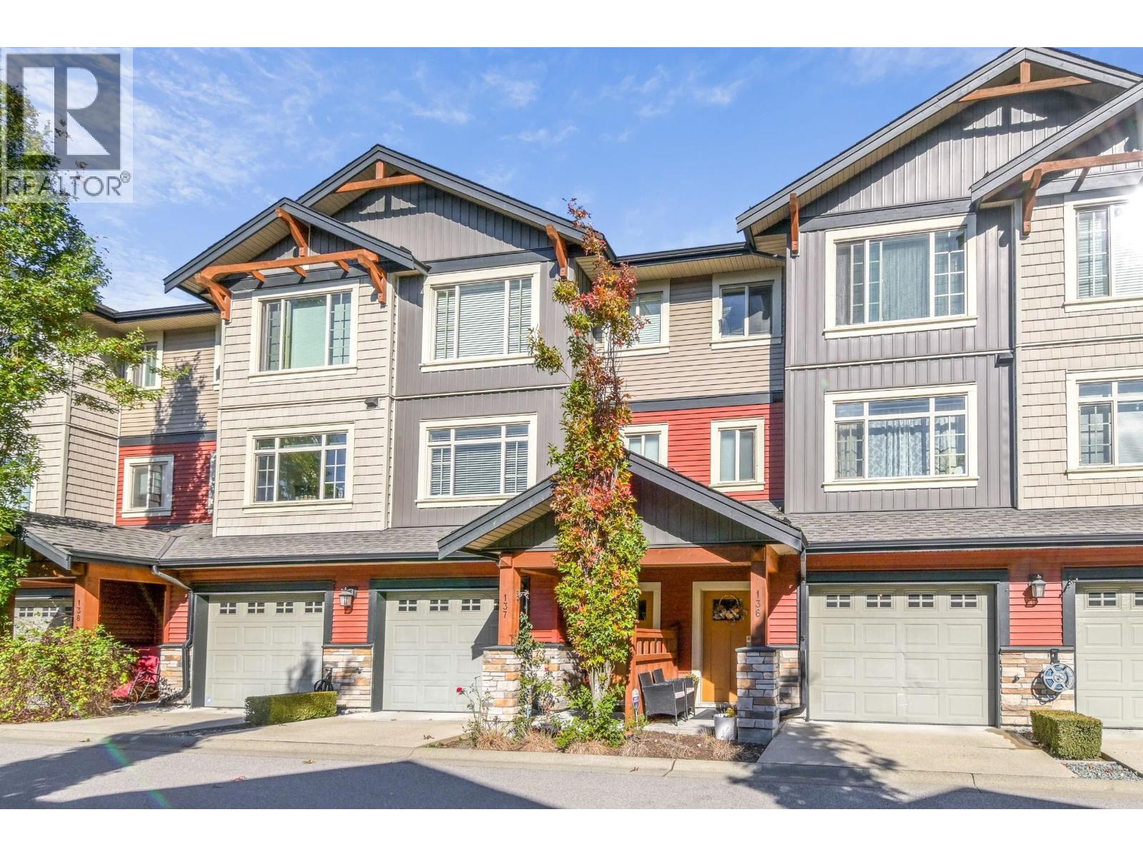 136 11305 240 Street Property Photo 2