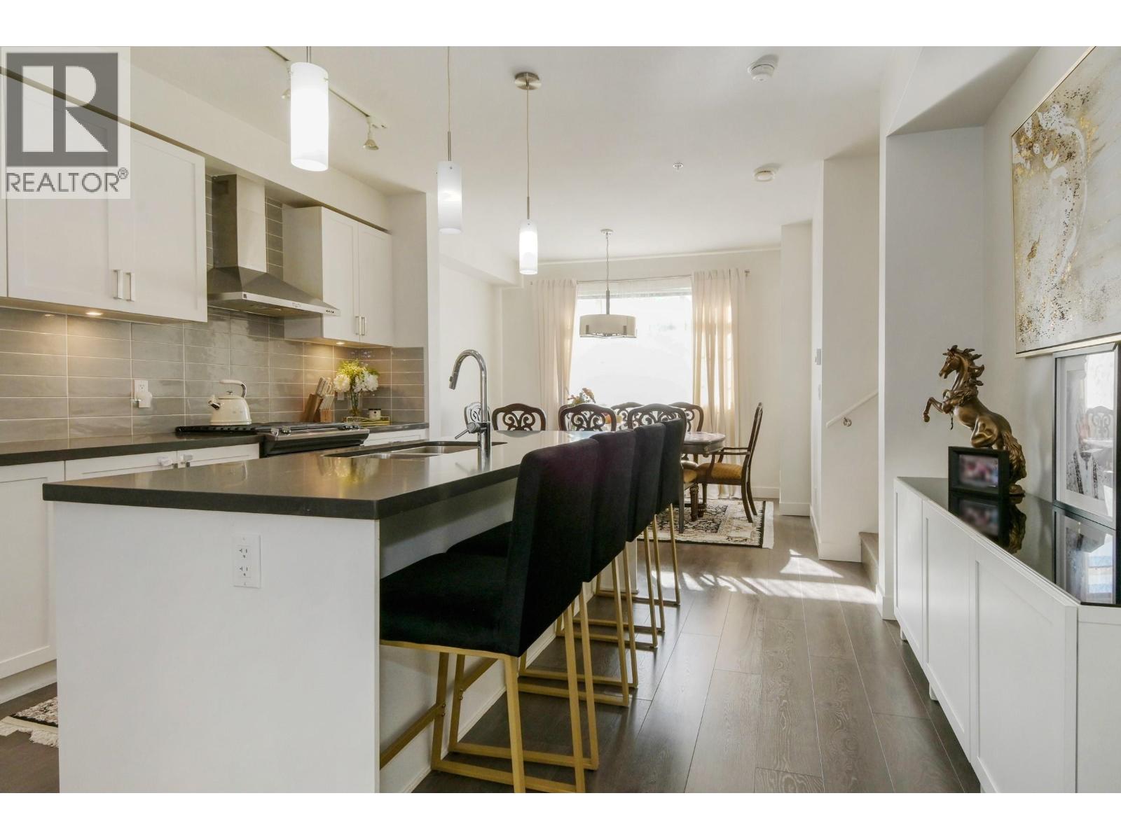 136 11305 240 Street Property Photo 7
