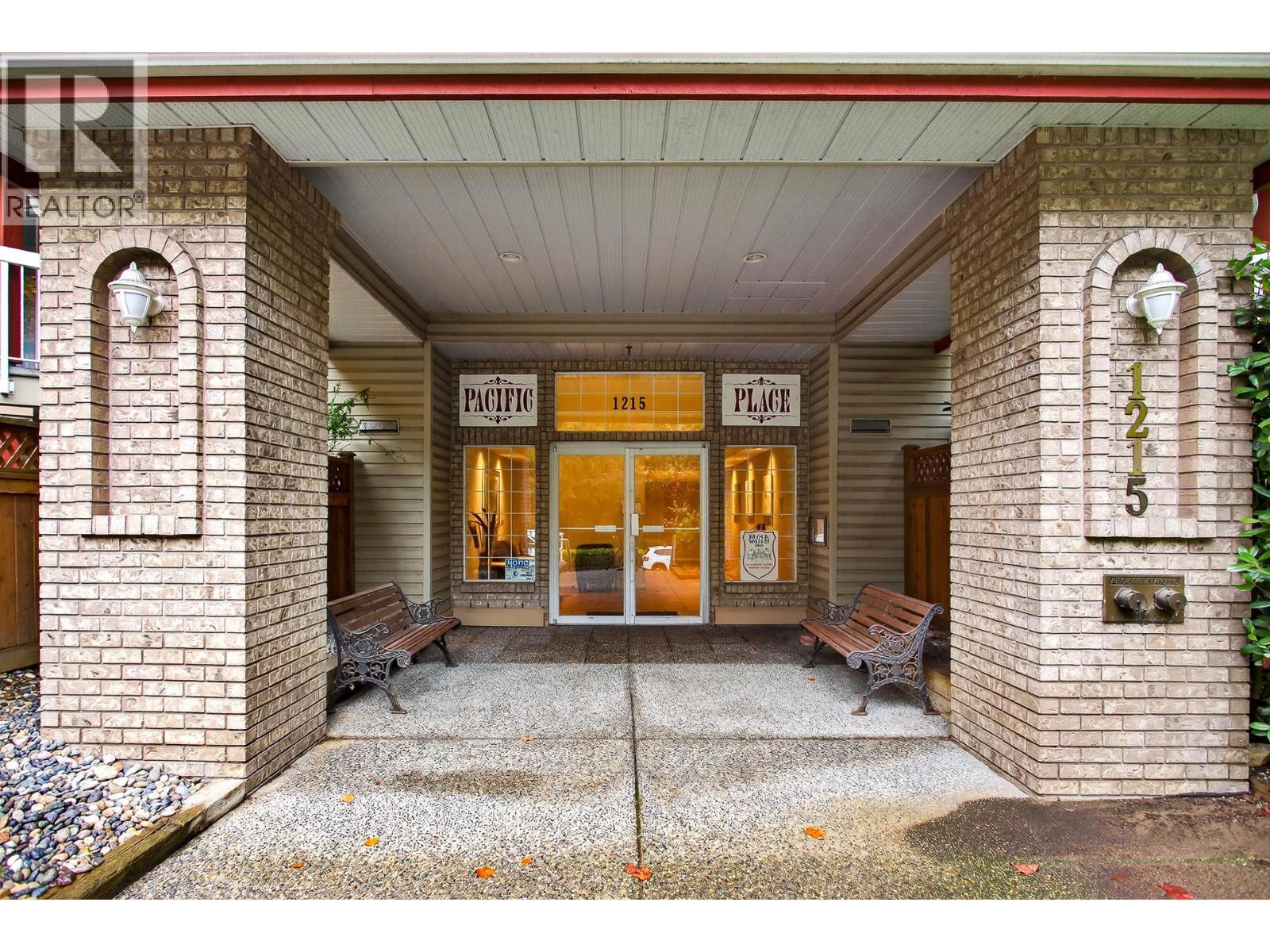 107 1215 Pacific Street Property Photo 3