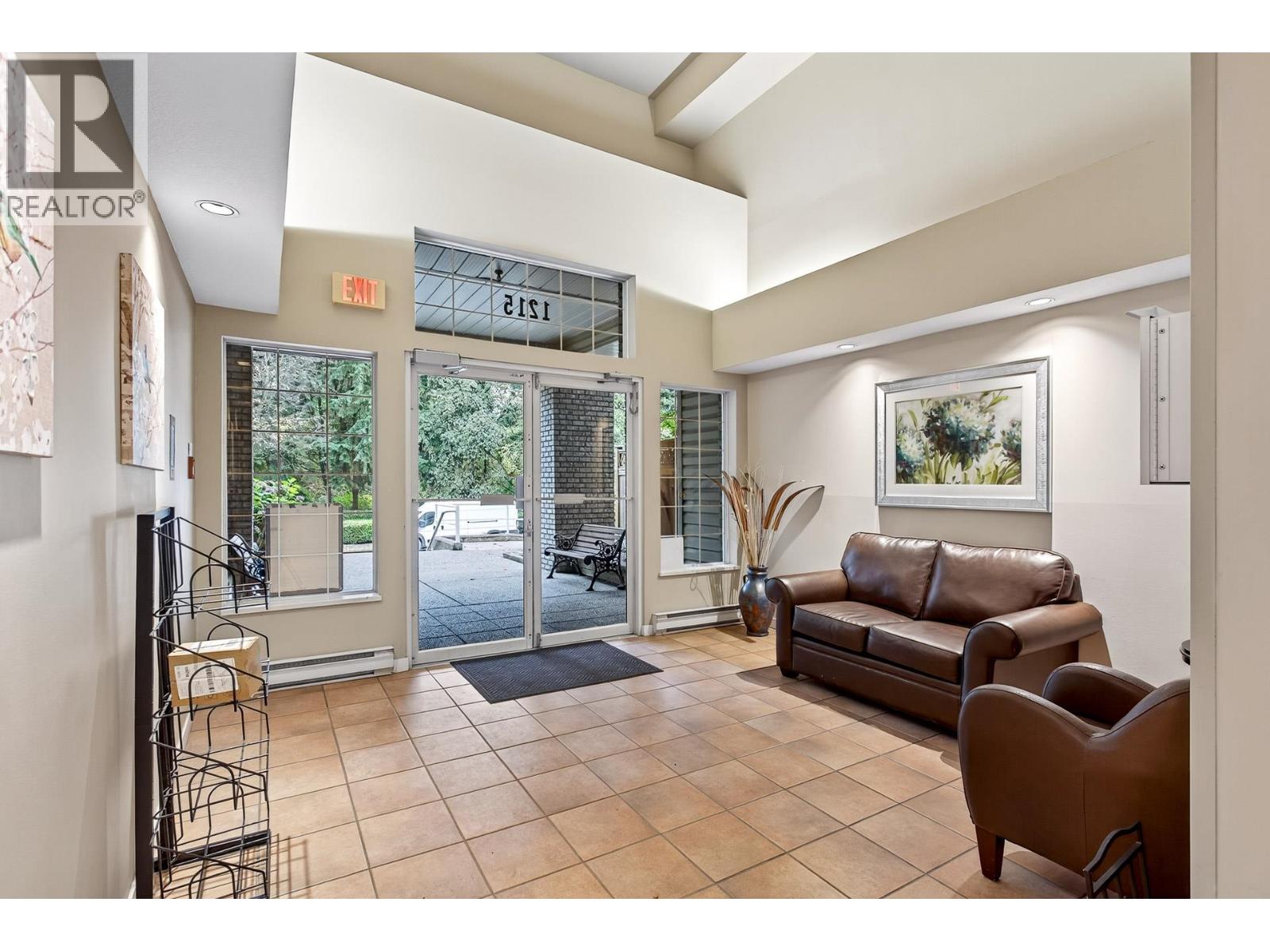 107 1215 Pacific Street Property Photo 4