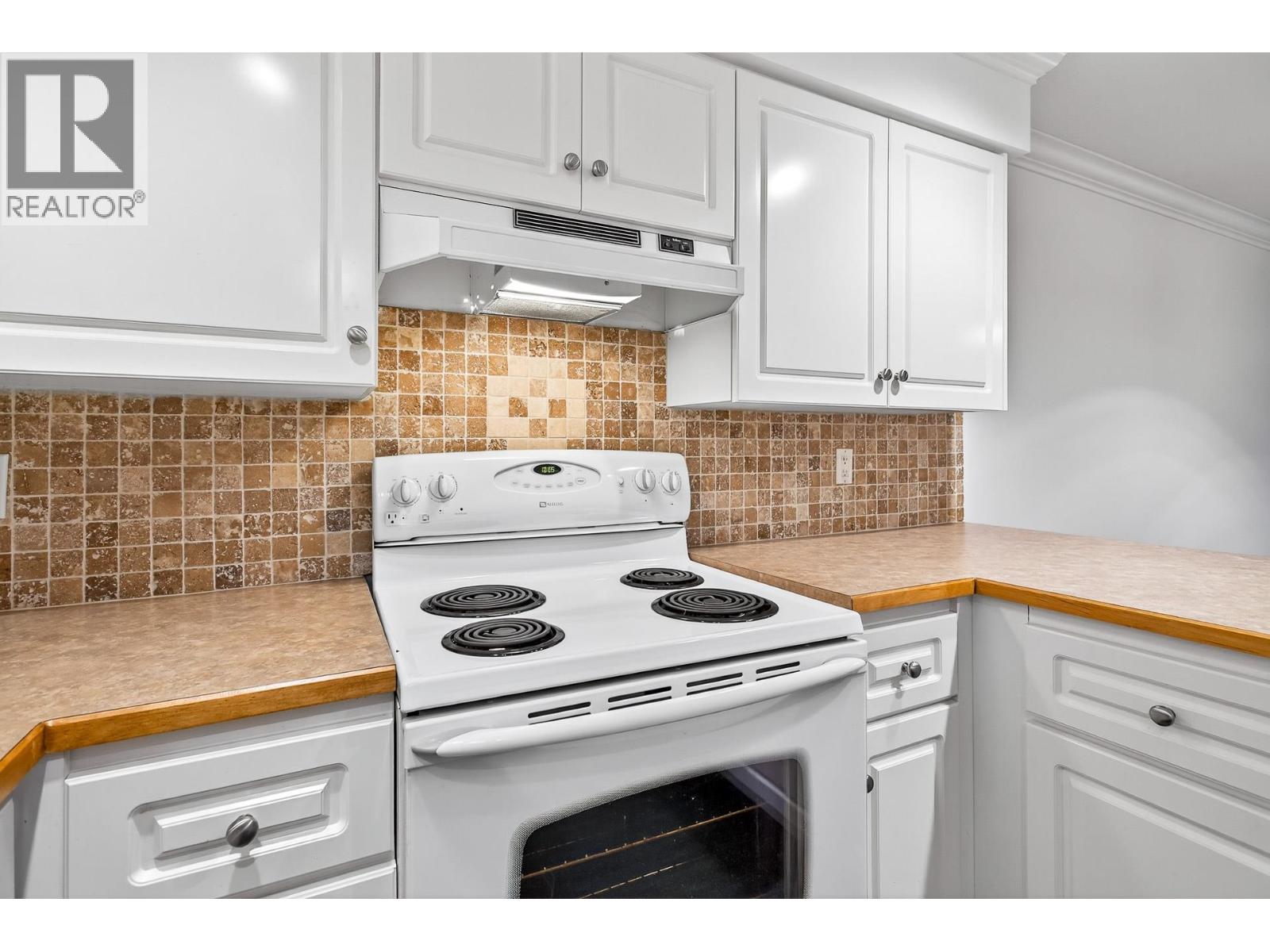 107 1215 Pacific Street Property Photo 11