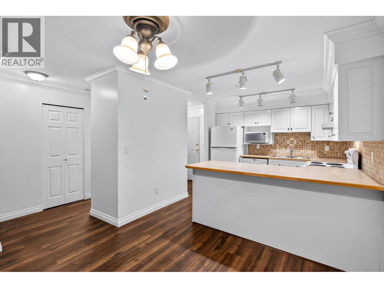 107 1215 Pacific Street Property Photo 21
