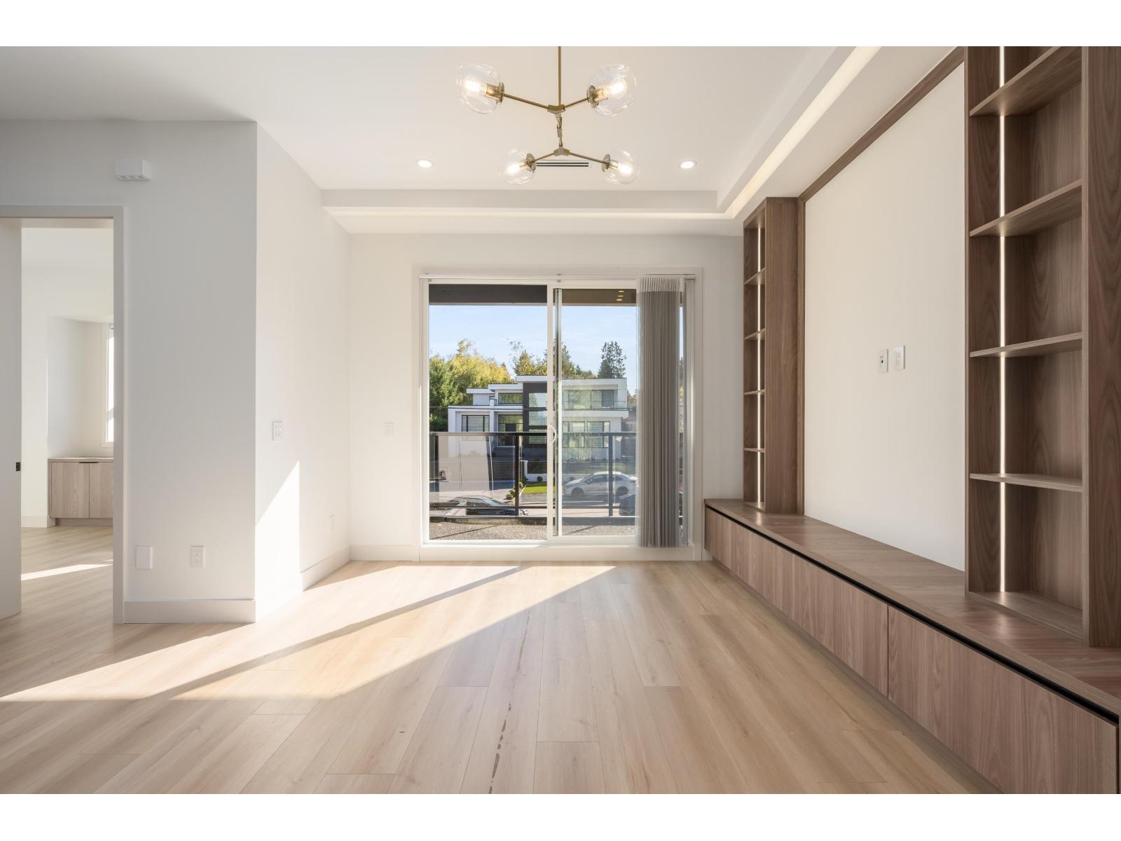 102 14753 111a Avenue Property Photo 2