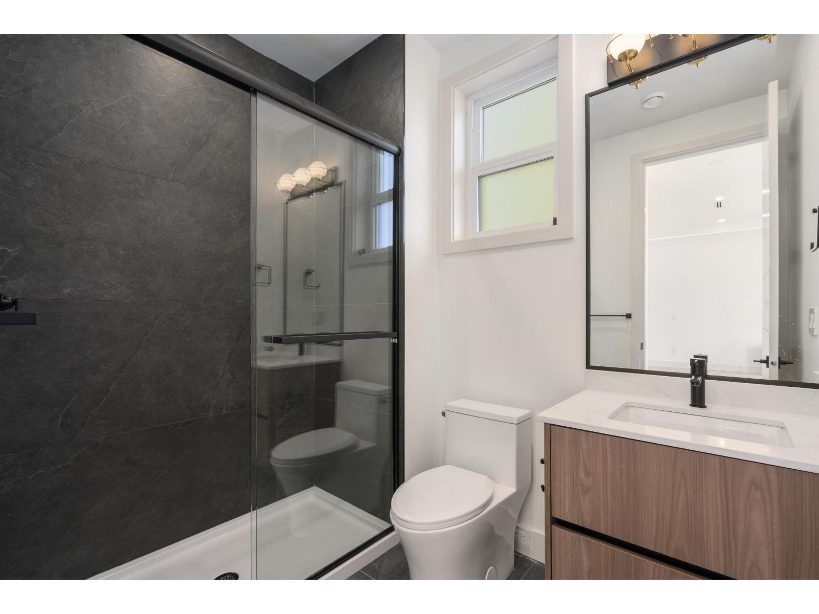102 14753 111a Avenue Property Photo 5