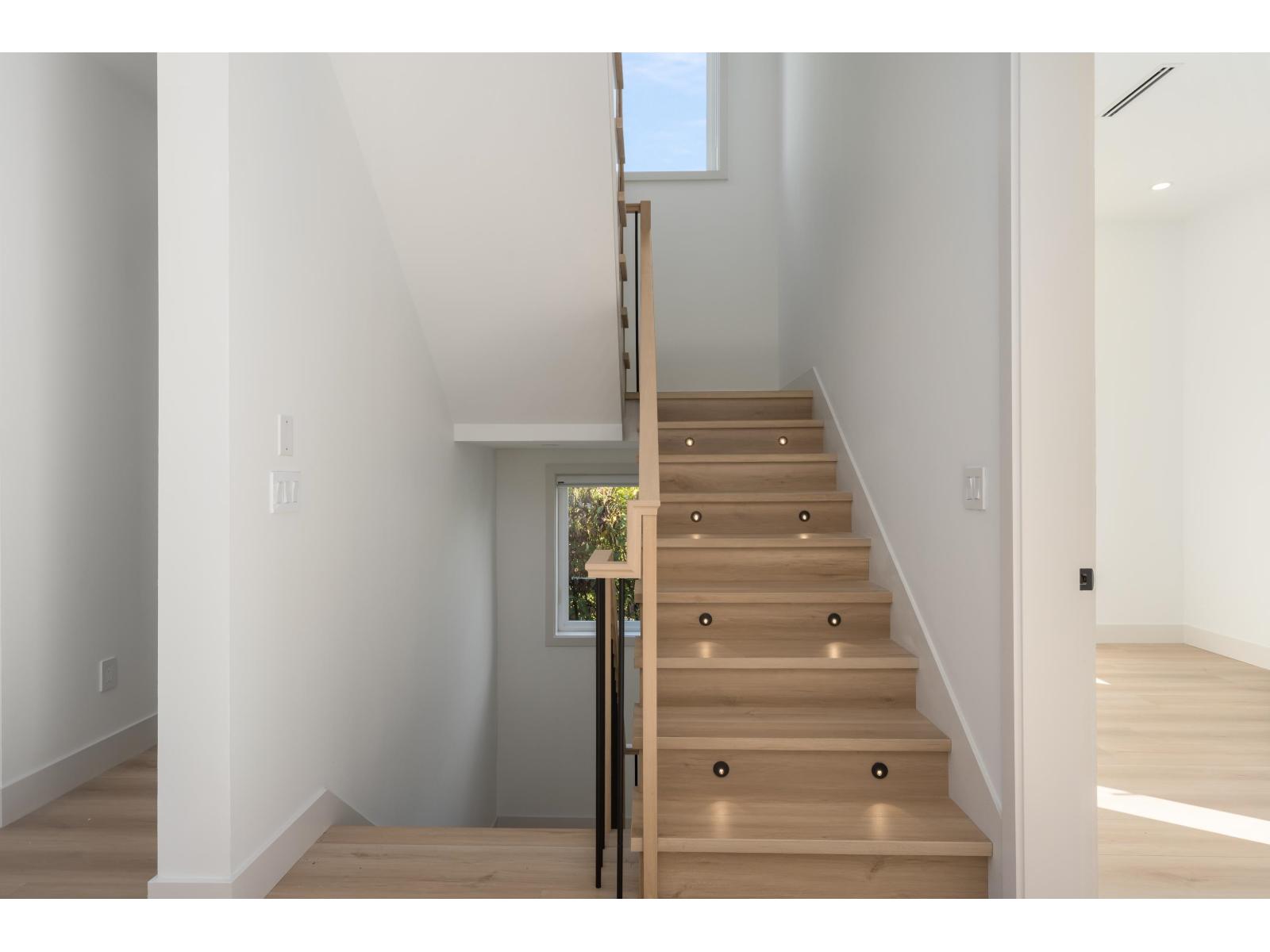 102 14753 111a Avenue Property Photo 6