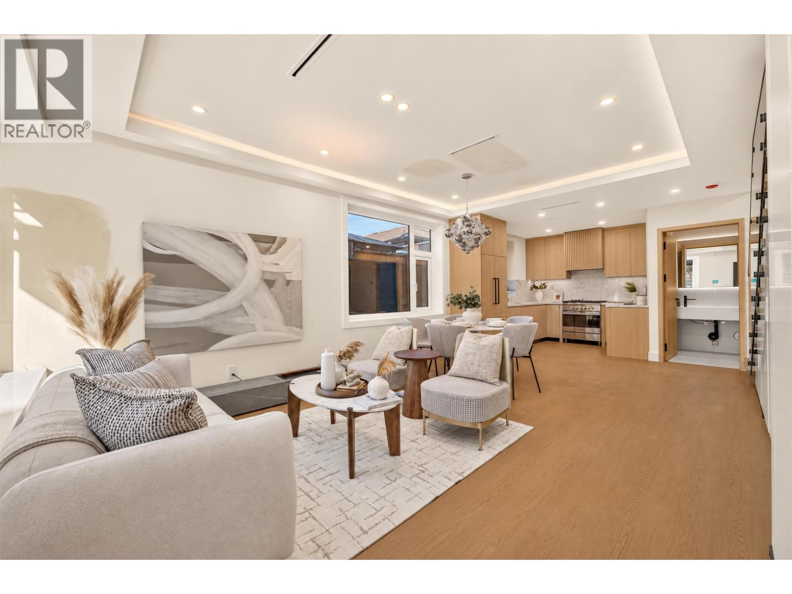 6720 Vivian Street Property Photo 2