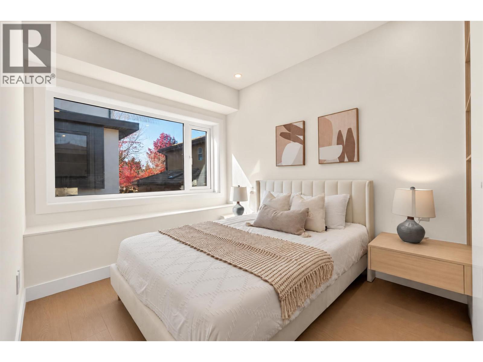 6720 Vivian Street Property Photo 10