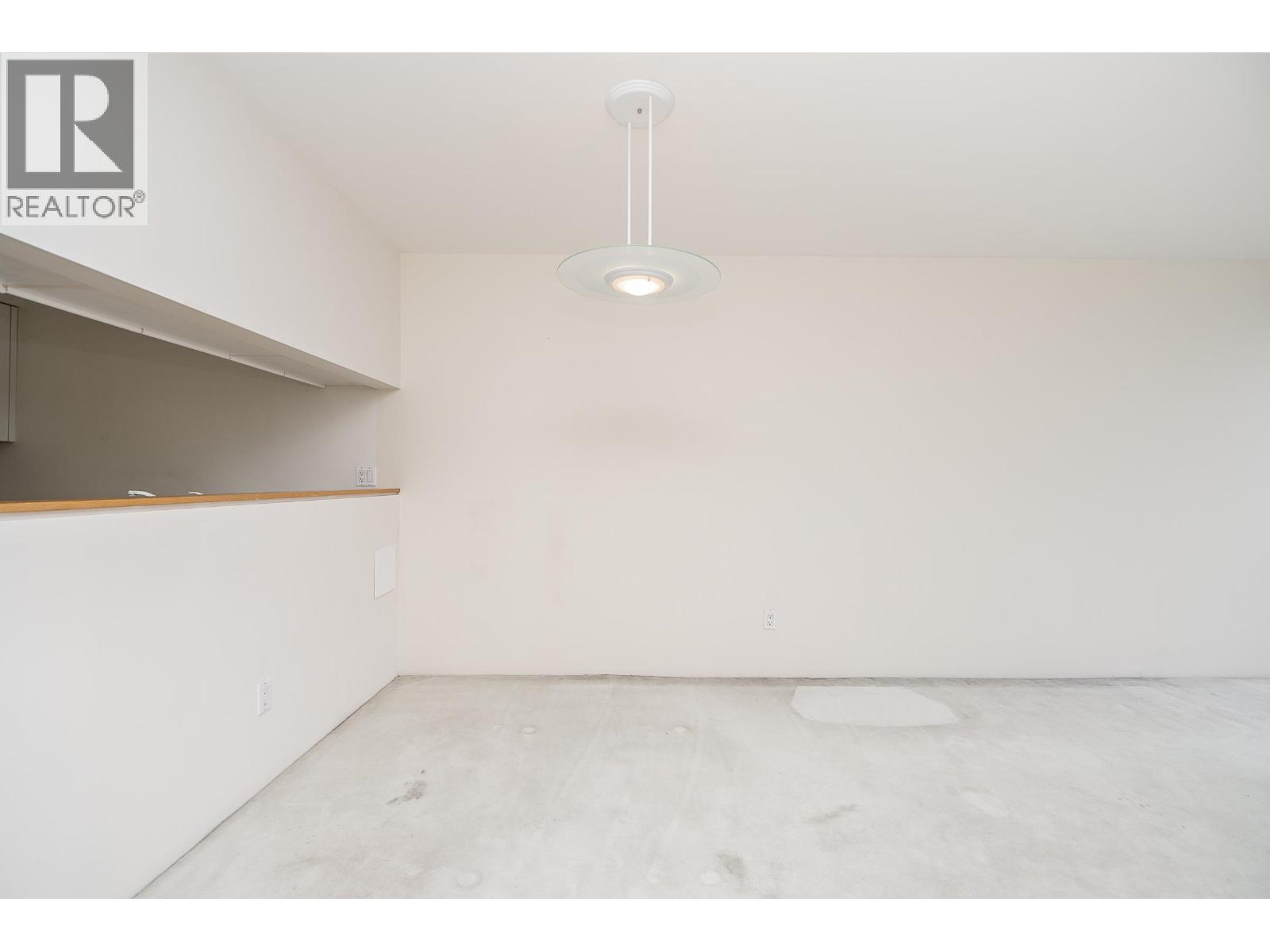 1802 9633 Manchester Drive Property Photo 8