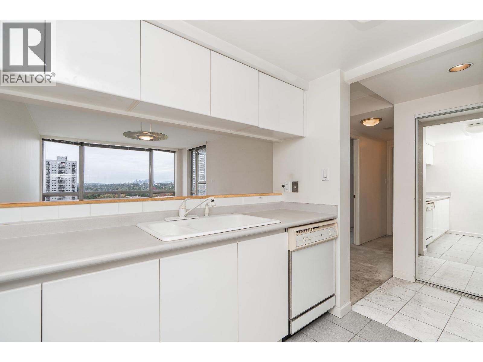 1802 9633 Manchester Drive Property Photo 14