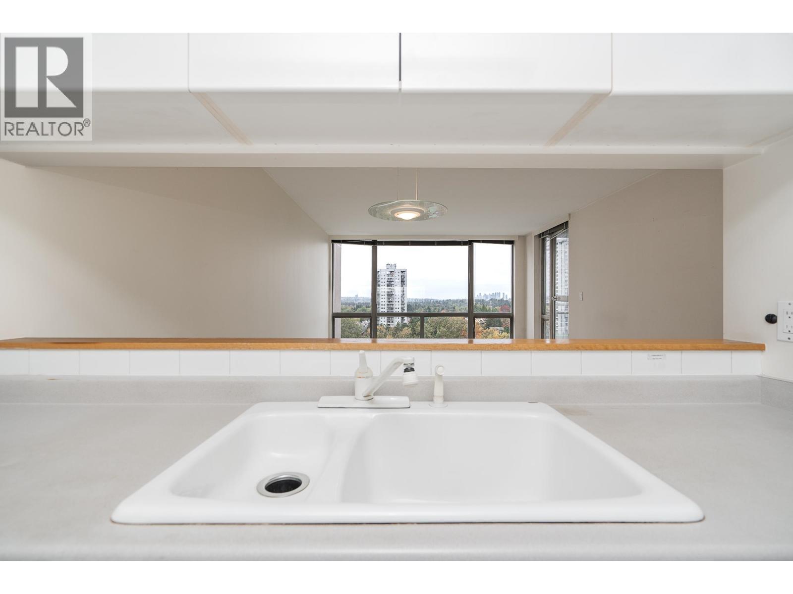 1802 9633 Manchester Drive Property Photo 15