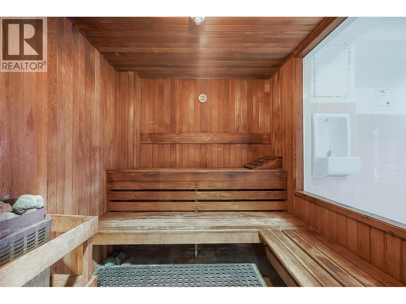 1802 9633 Manchester Drive Property Photo 29