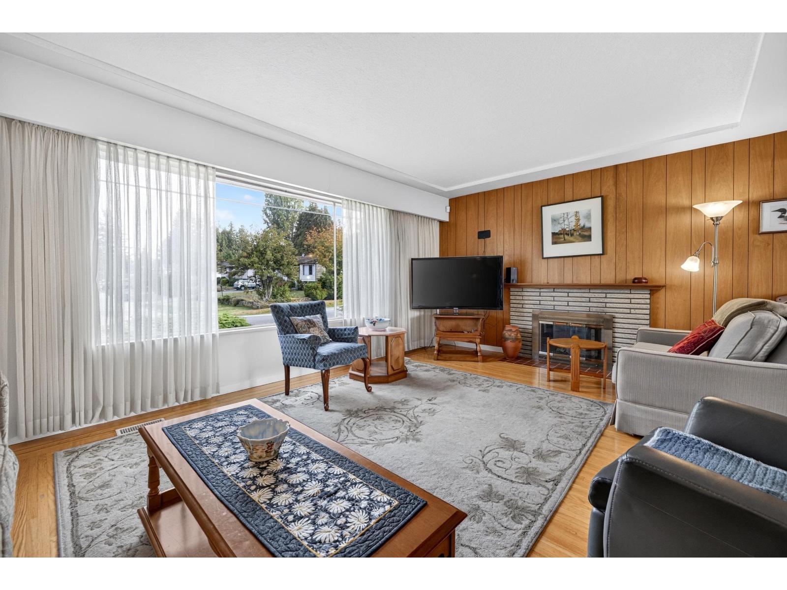 12614 102 Avenue Property Photo 3
