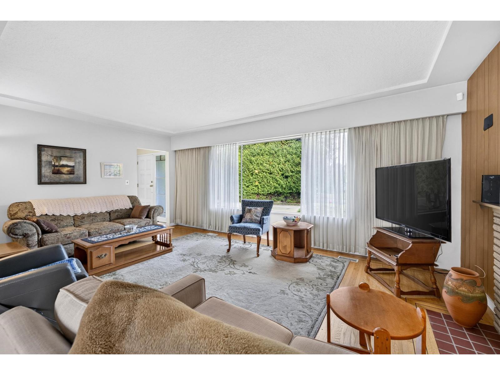 12614 102 Avenue Property Photo 4