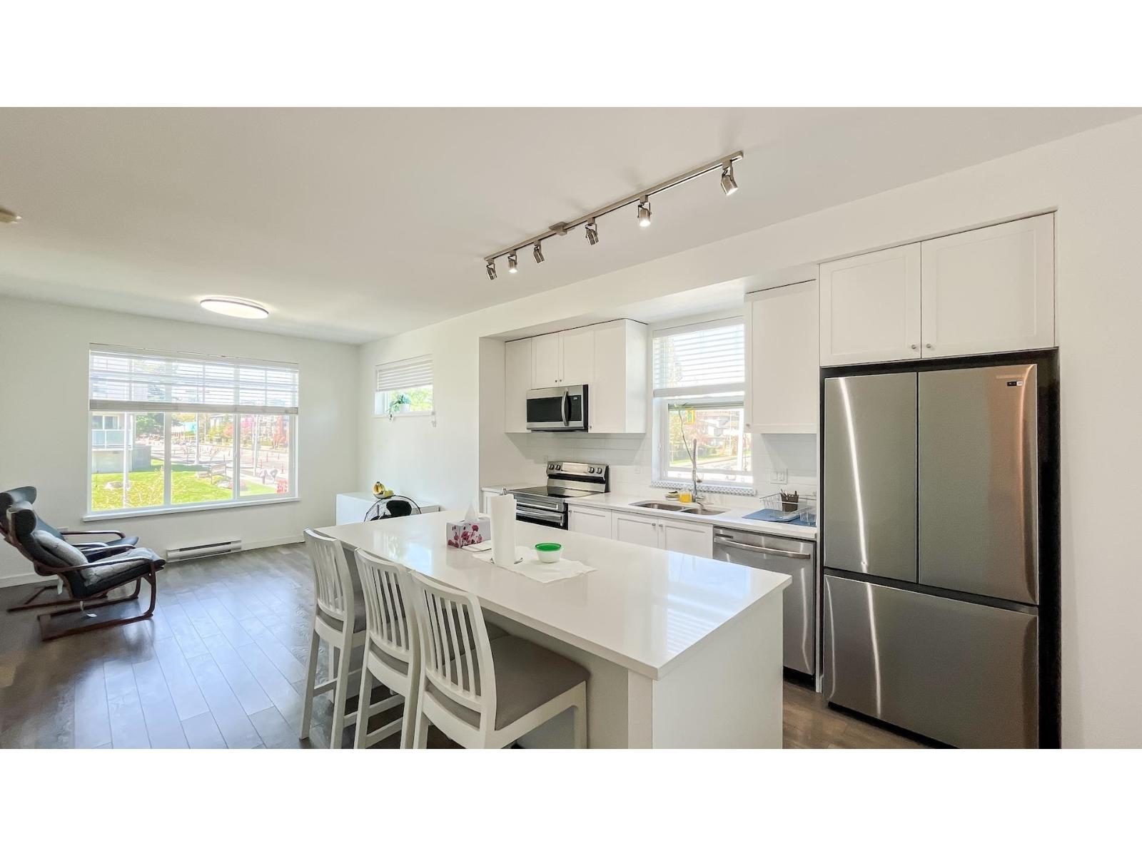 1 15487 99a Avenue Property Photo 7