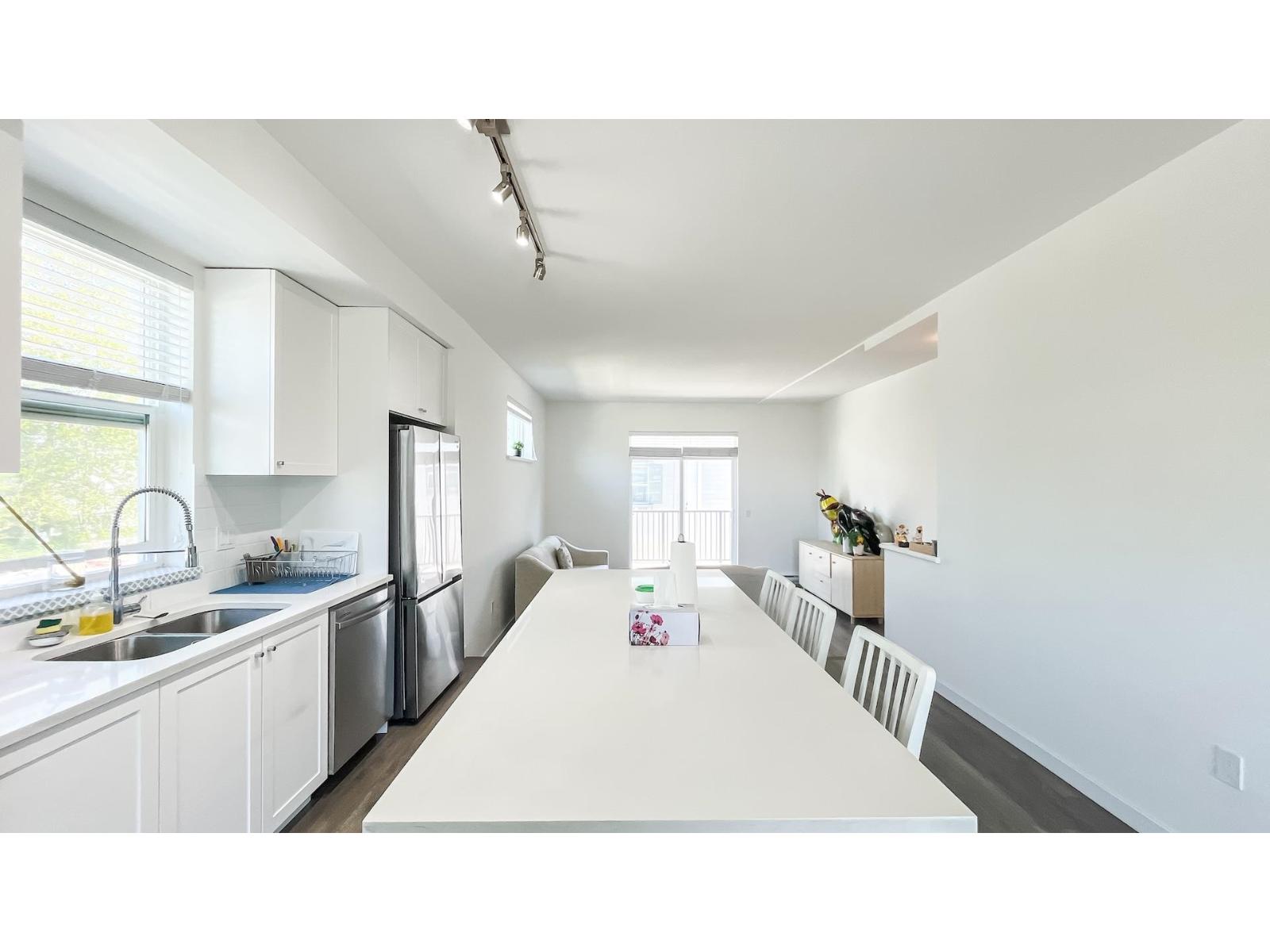 1 15487 99a Avenue Property Photo 9