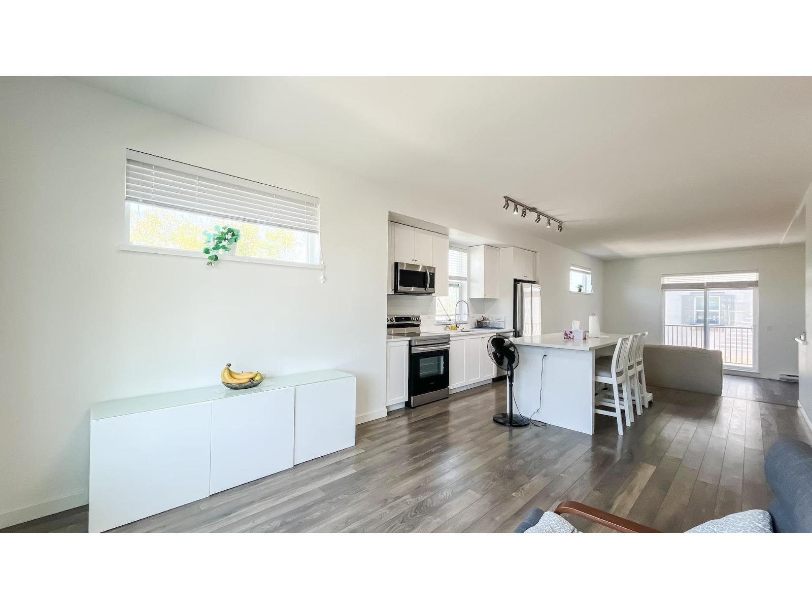 1 15487 99a Avenue Property Photo 10