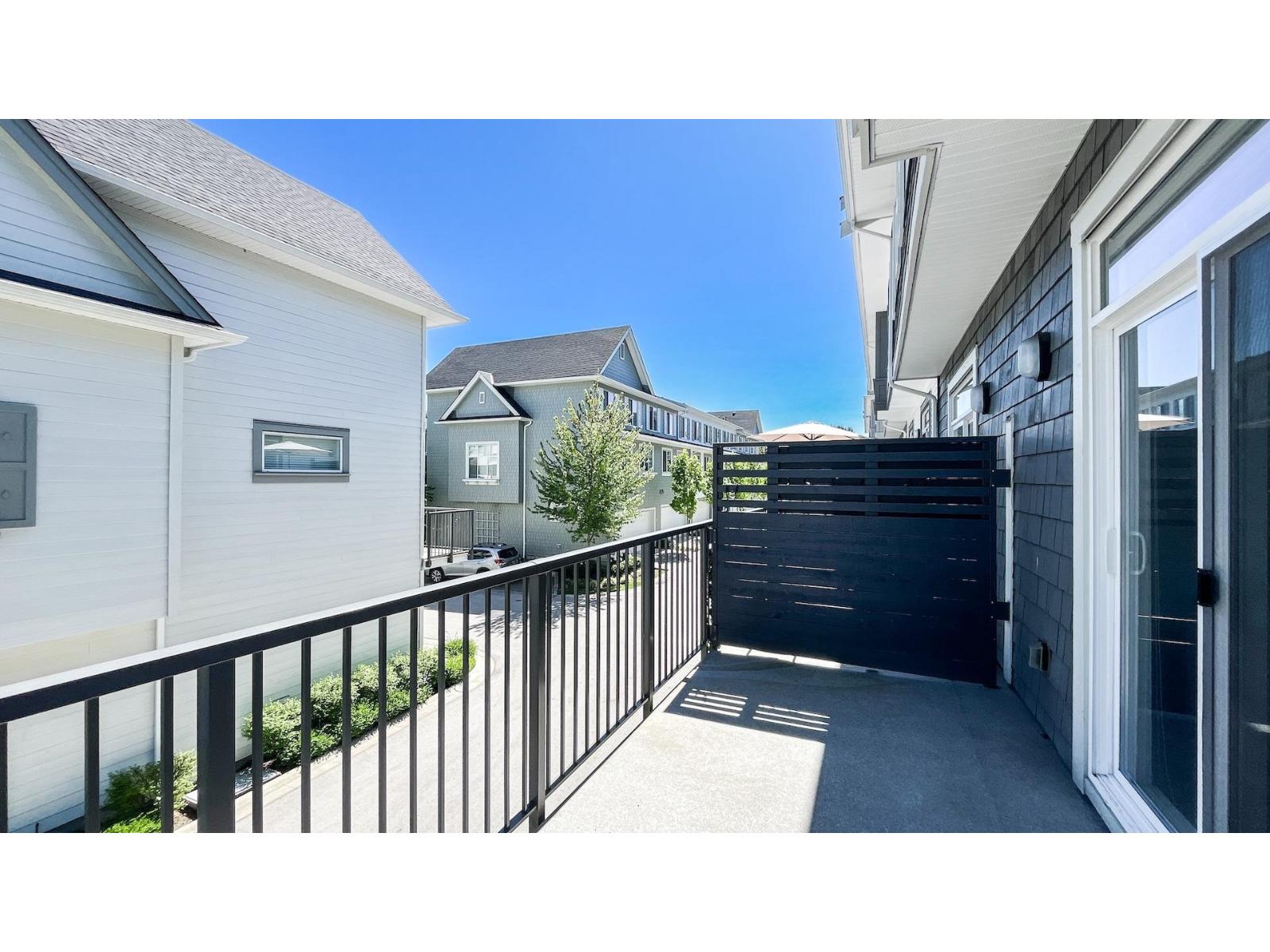 1 15487 99a Avenue Property Photo 14